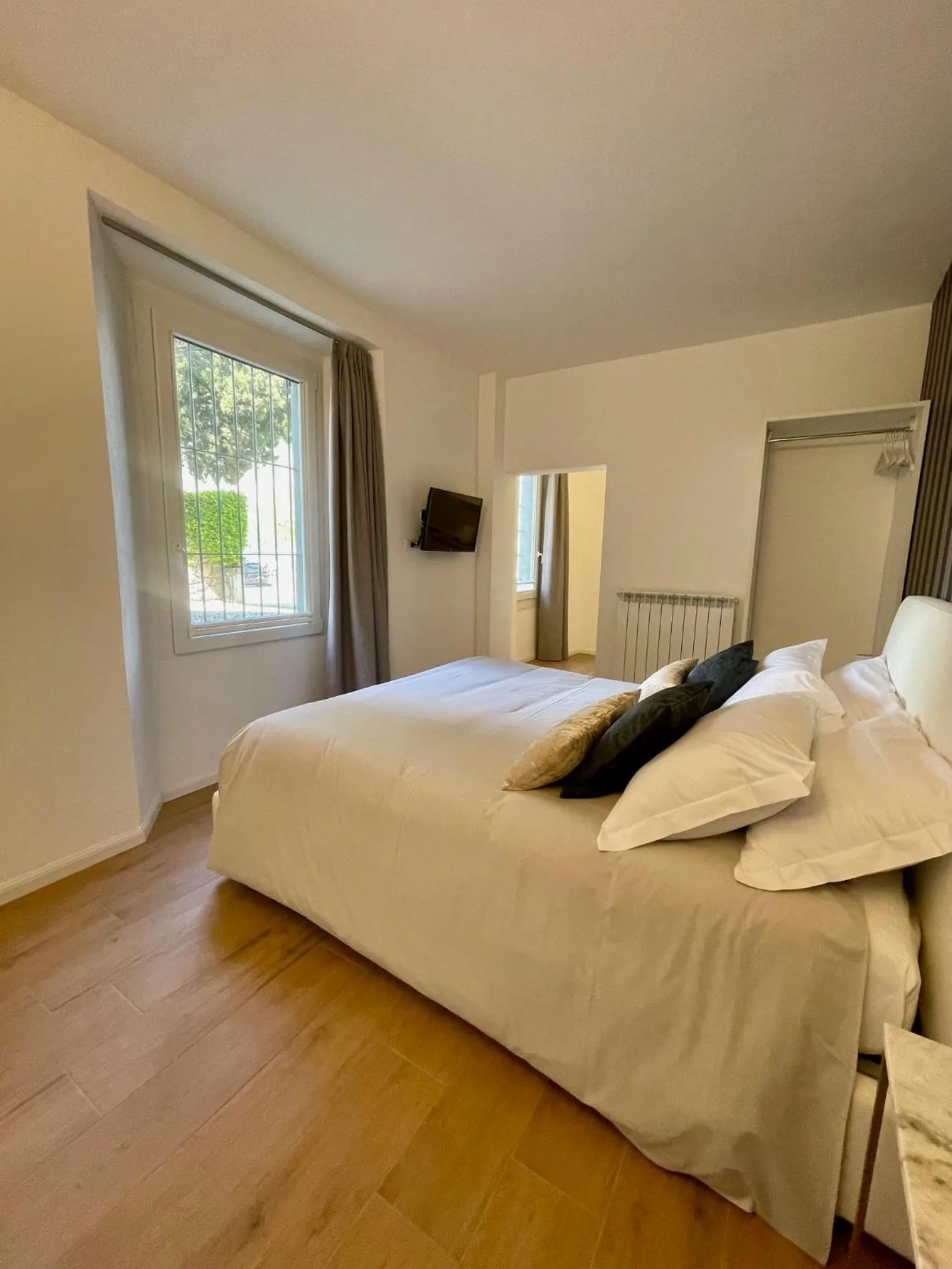 Bed in Hotel Baia di Paré