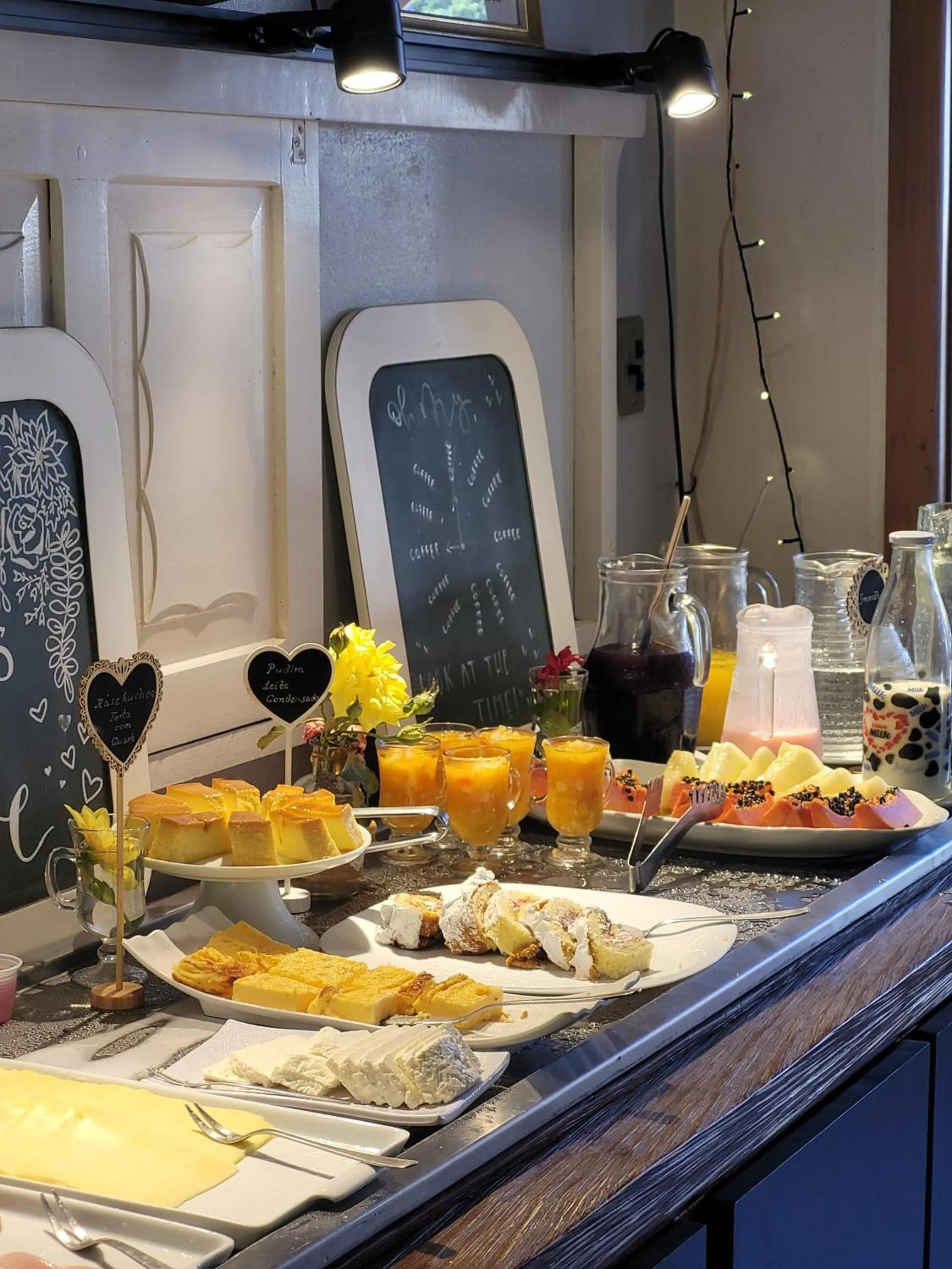 Buffet breakfast in Pousada Betânia