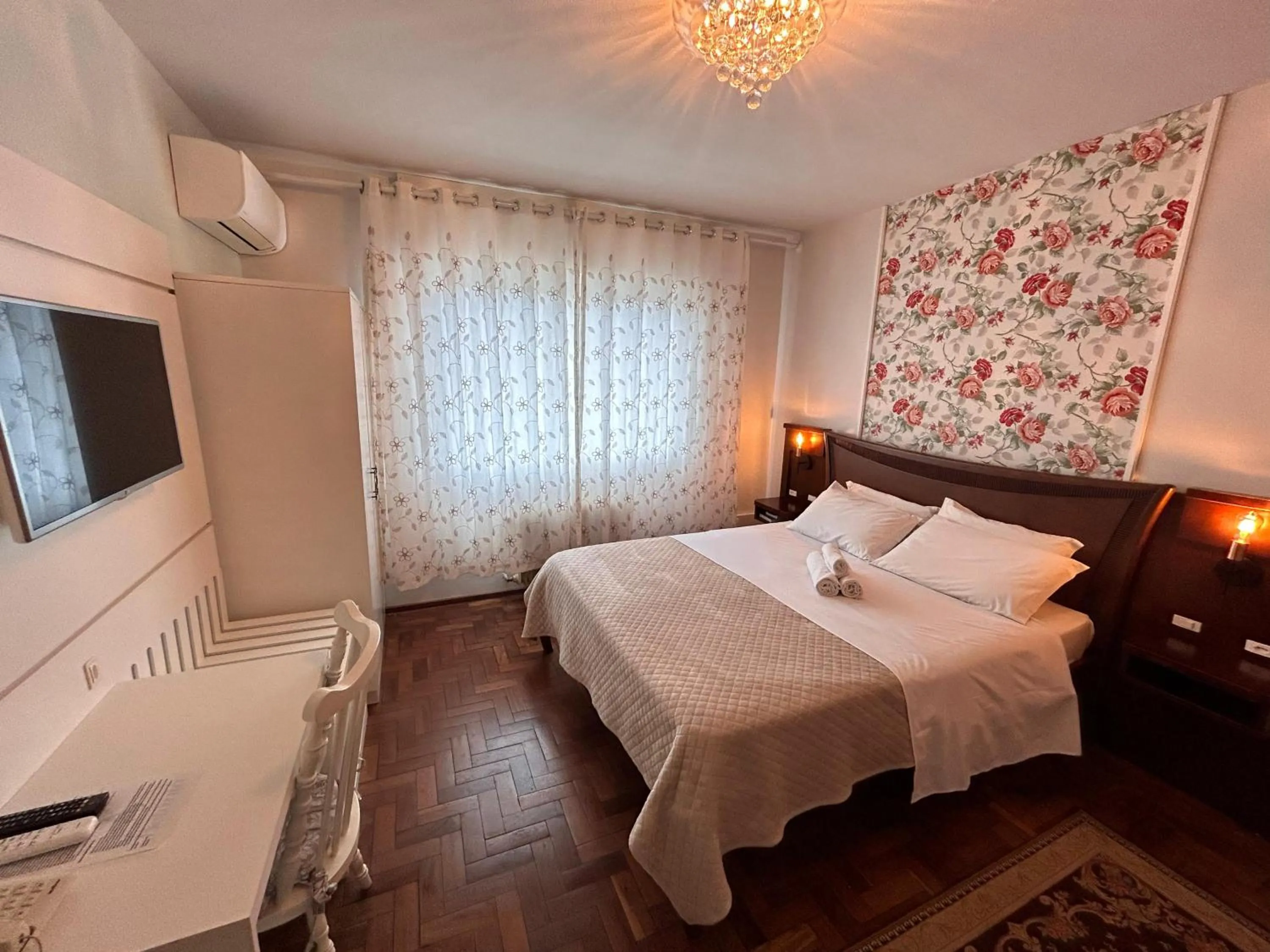 Property building, Bed in Pousada Betânia