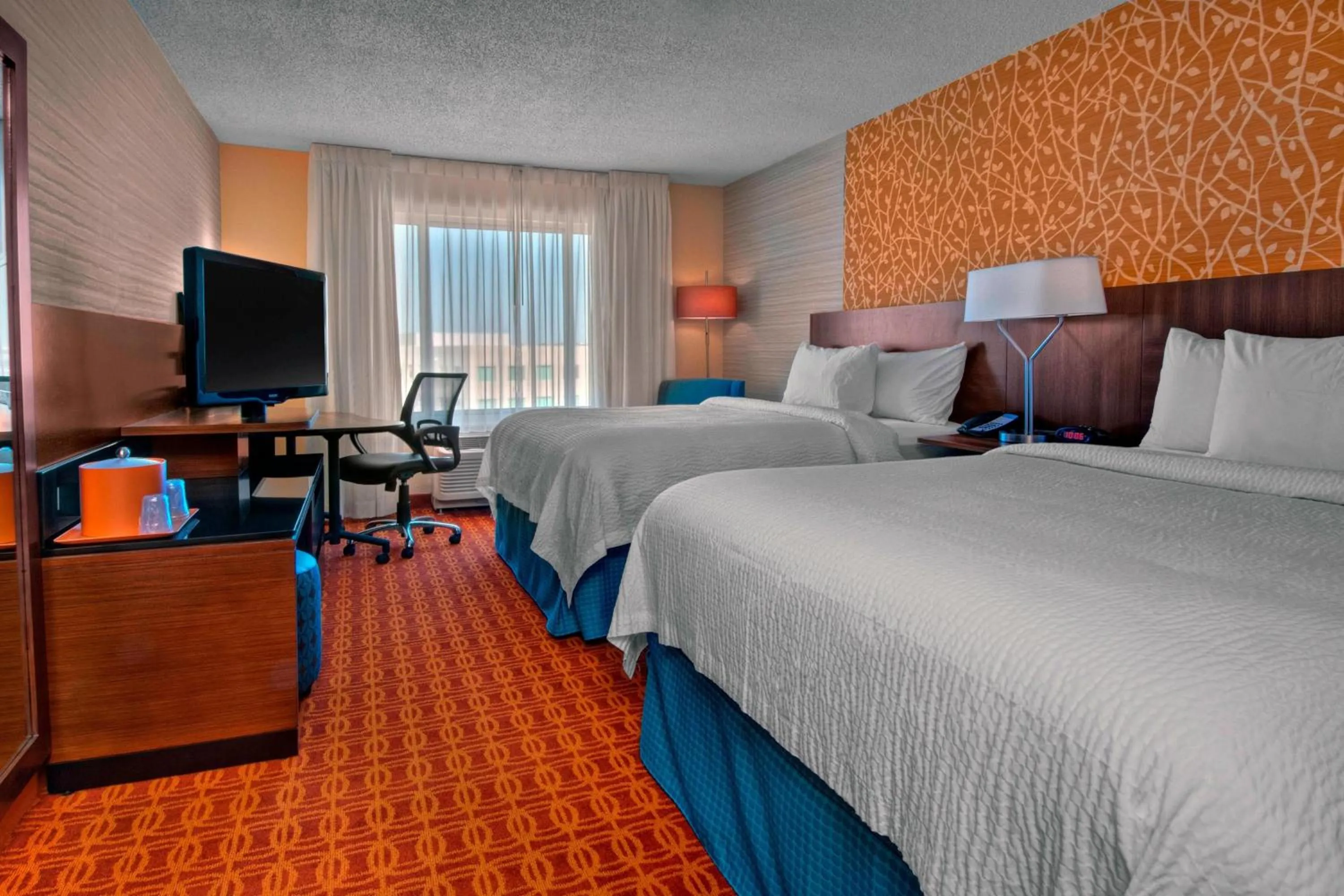 Photo of the whole room, Bed in Fairfield Inn & Suites by Marriott Fort Worth I-30 West Near NAS JRB