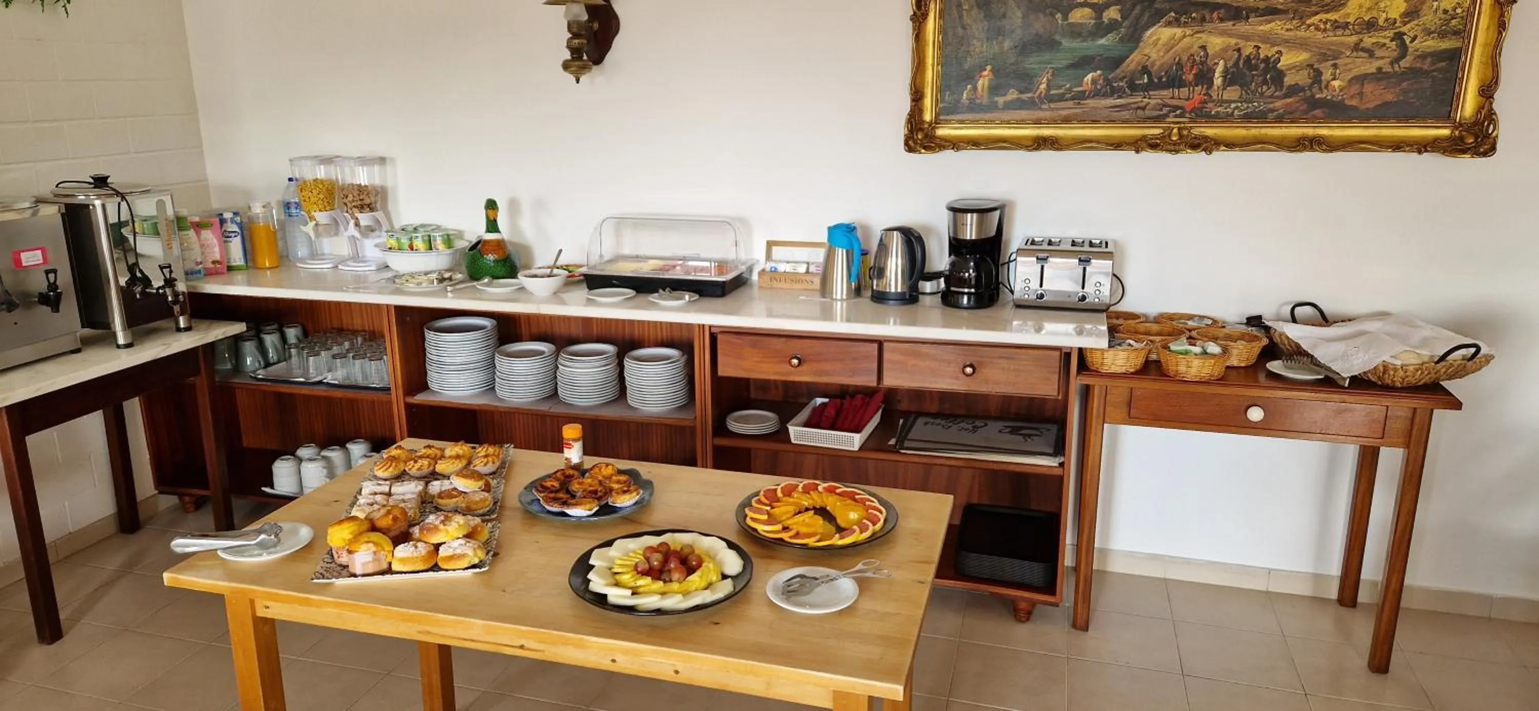 Breakfast in Casa Rosa Montes