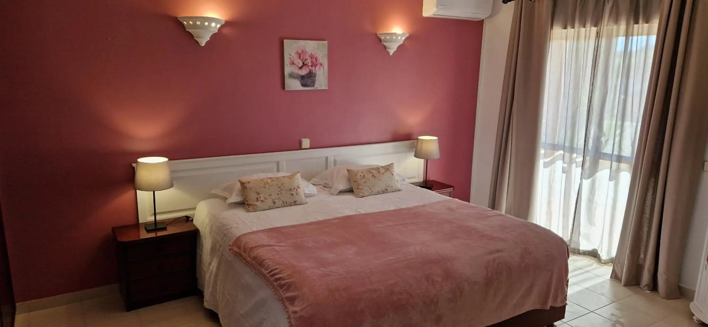 Double Room with Garden View in Casa Rosa Montes Double Room with Garden View in Casa Rosa Montes