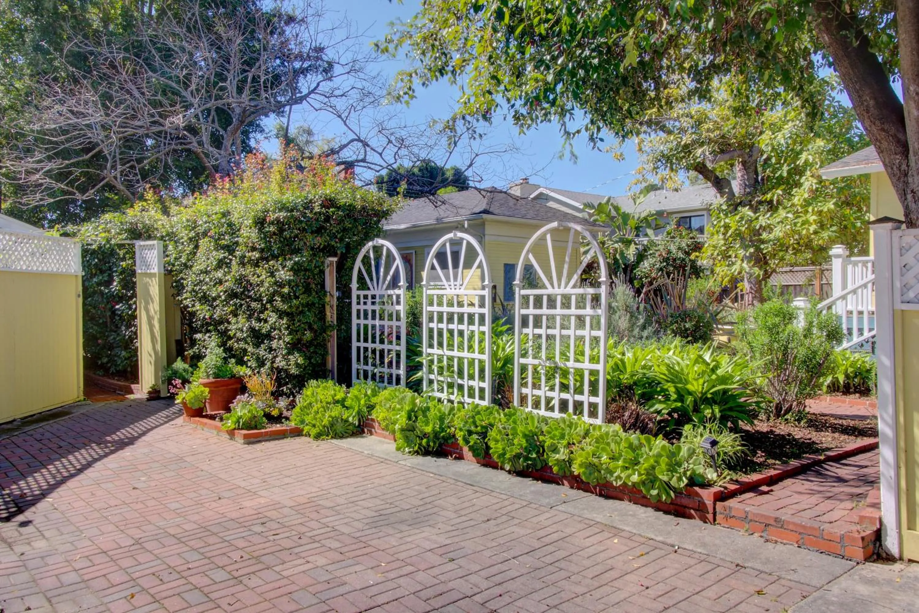 Garden in Secret Garden Inn & Cottages
