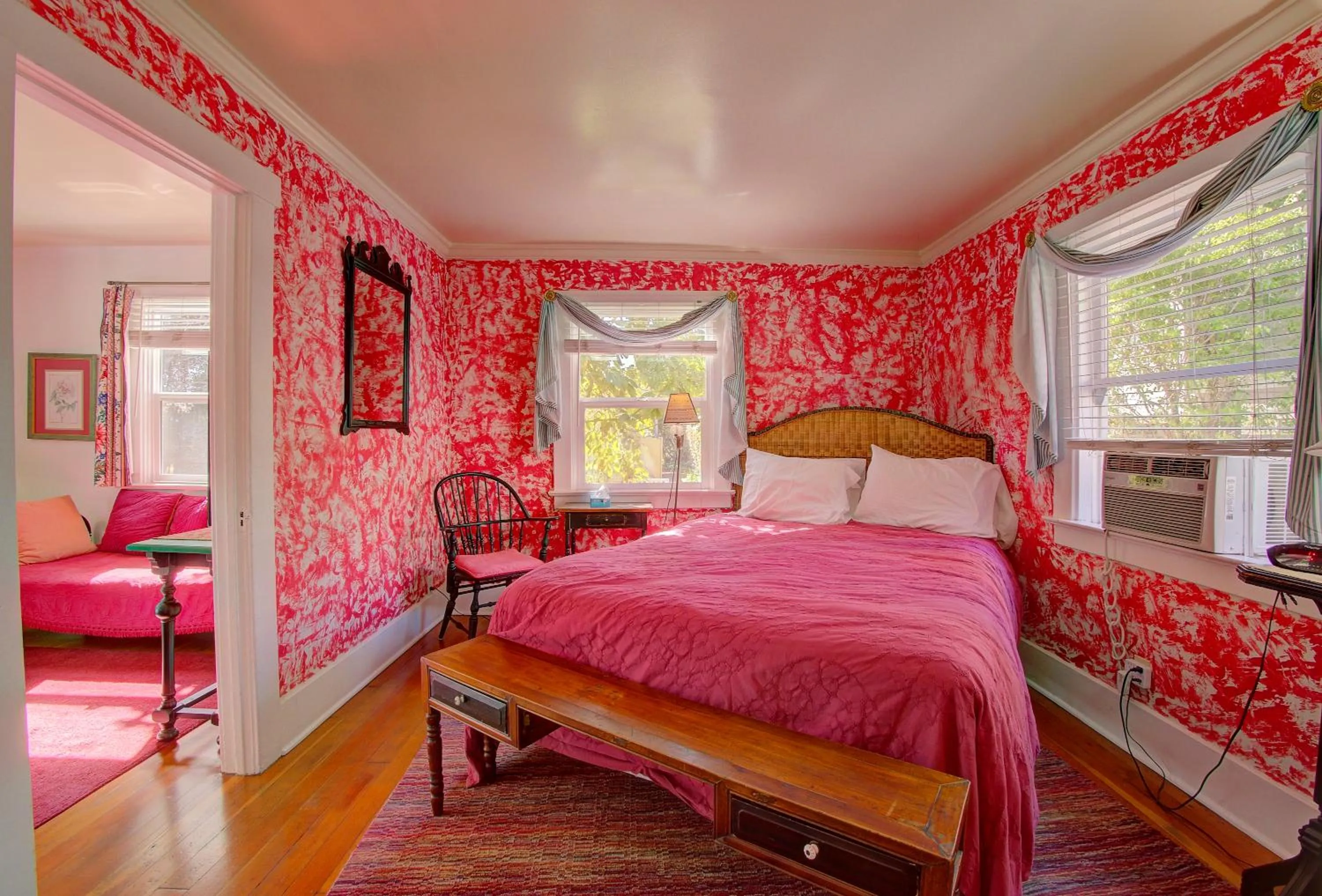 Bedroom, Bed in Secret Garden Inn & Cottages
