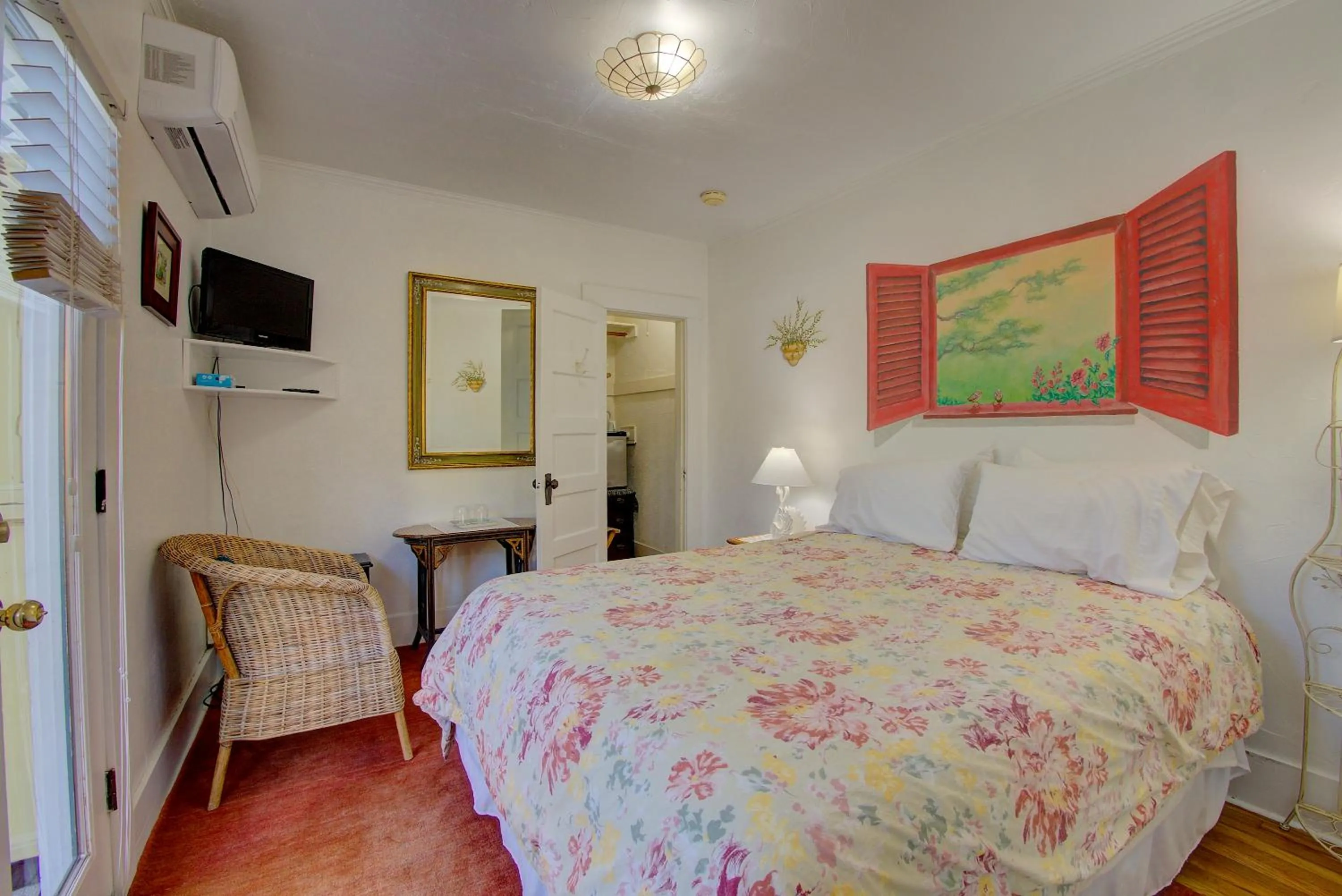 Bedroom, Bed in Secret Garden Inn & Cottages