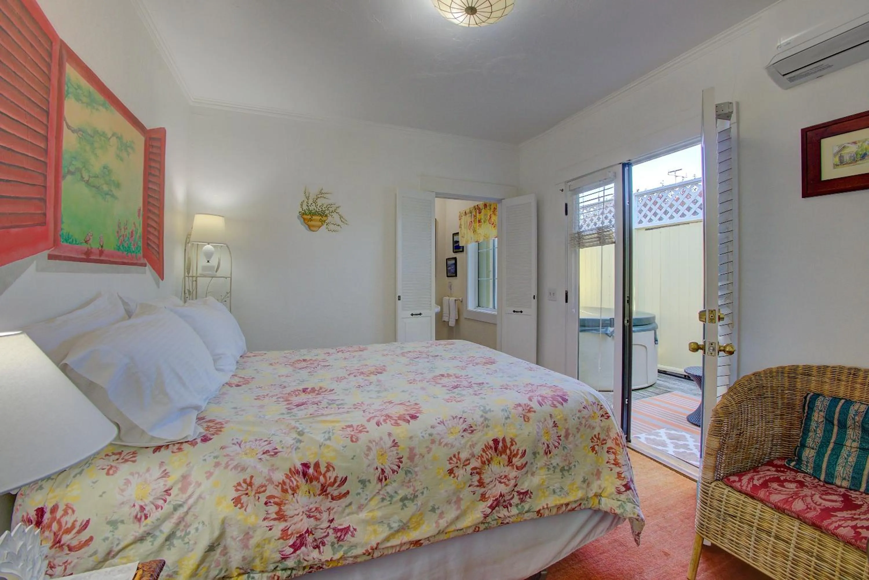 Bedroom, Bed in Secret Garden Inn & Cottages