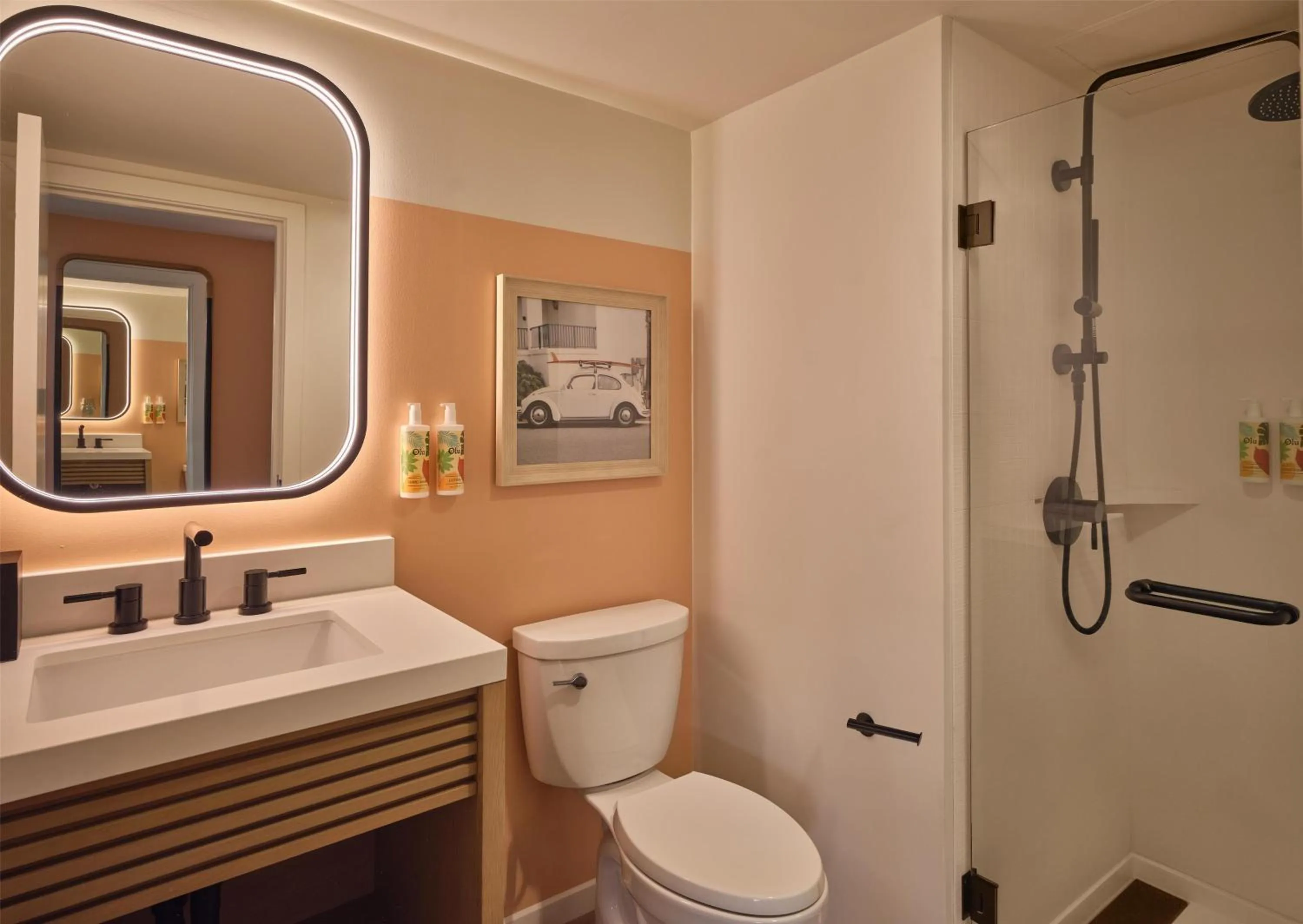 Bathroom in The Ambassador of Waikiki, Tapestry Collection by Hilton