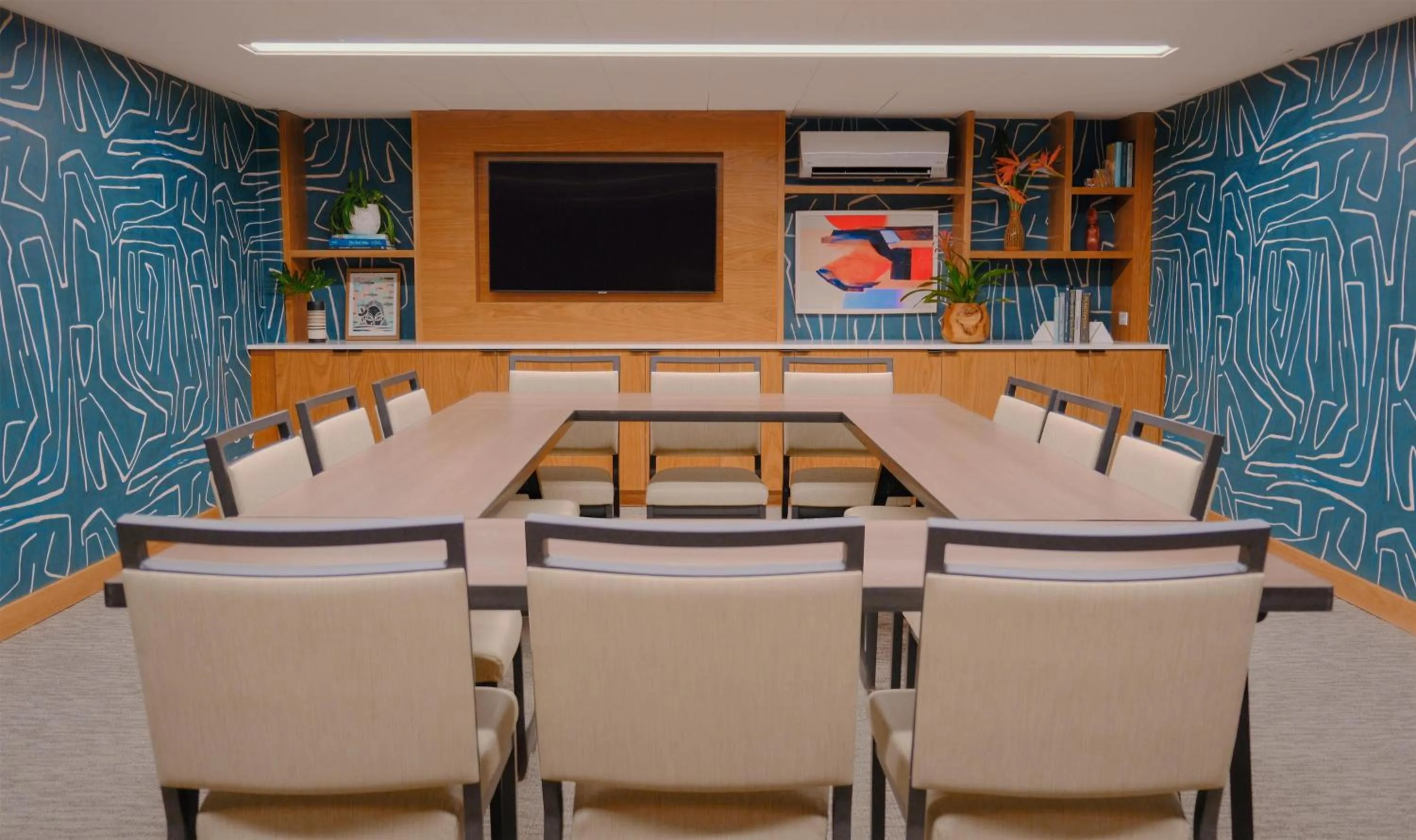 Meeting/conference room in The Ambassador of Waikiki, Tapestry Collection by Hilton