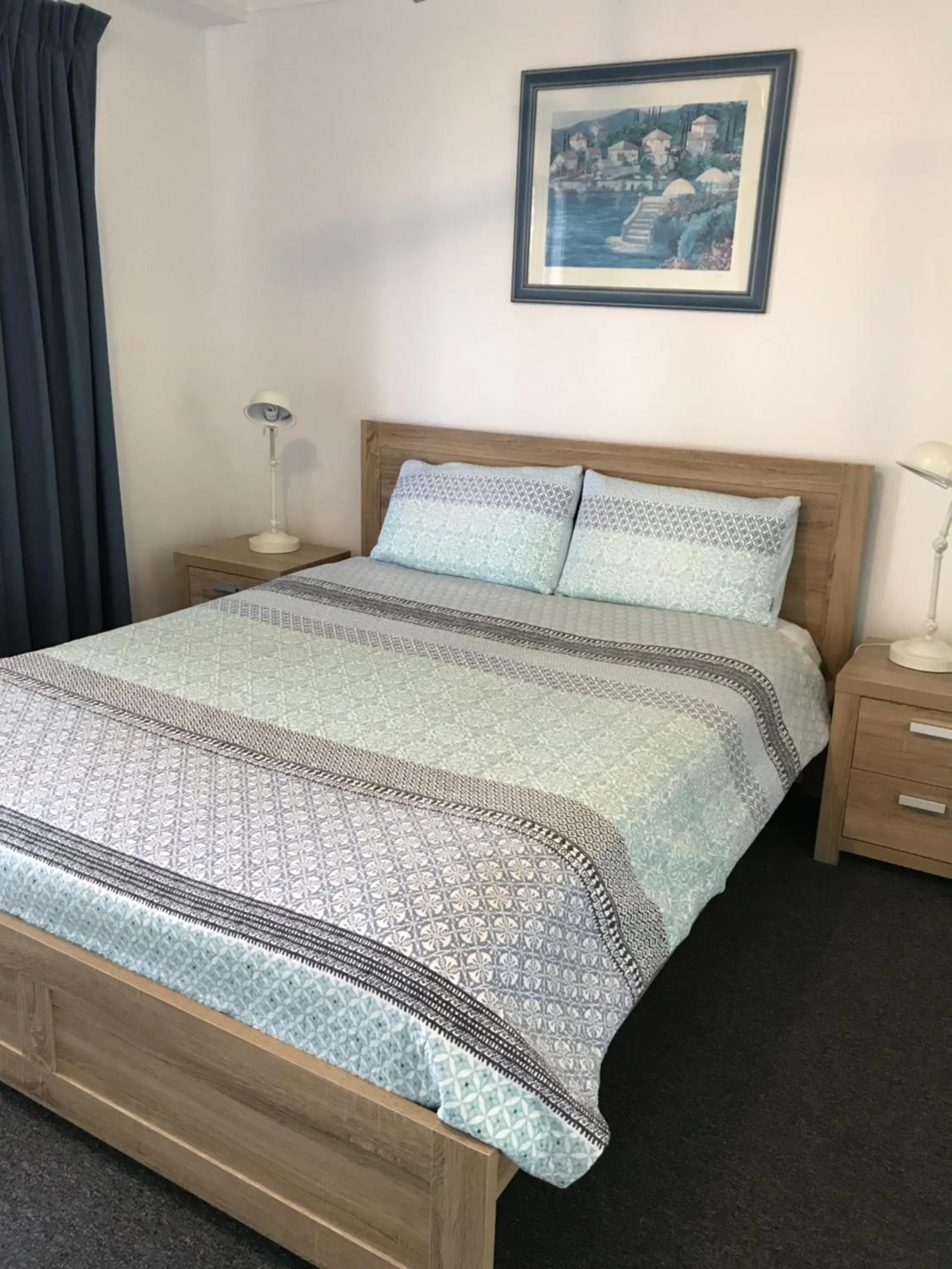 Bedroom, Bed in Sea Mist Palms