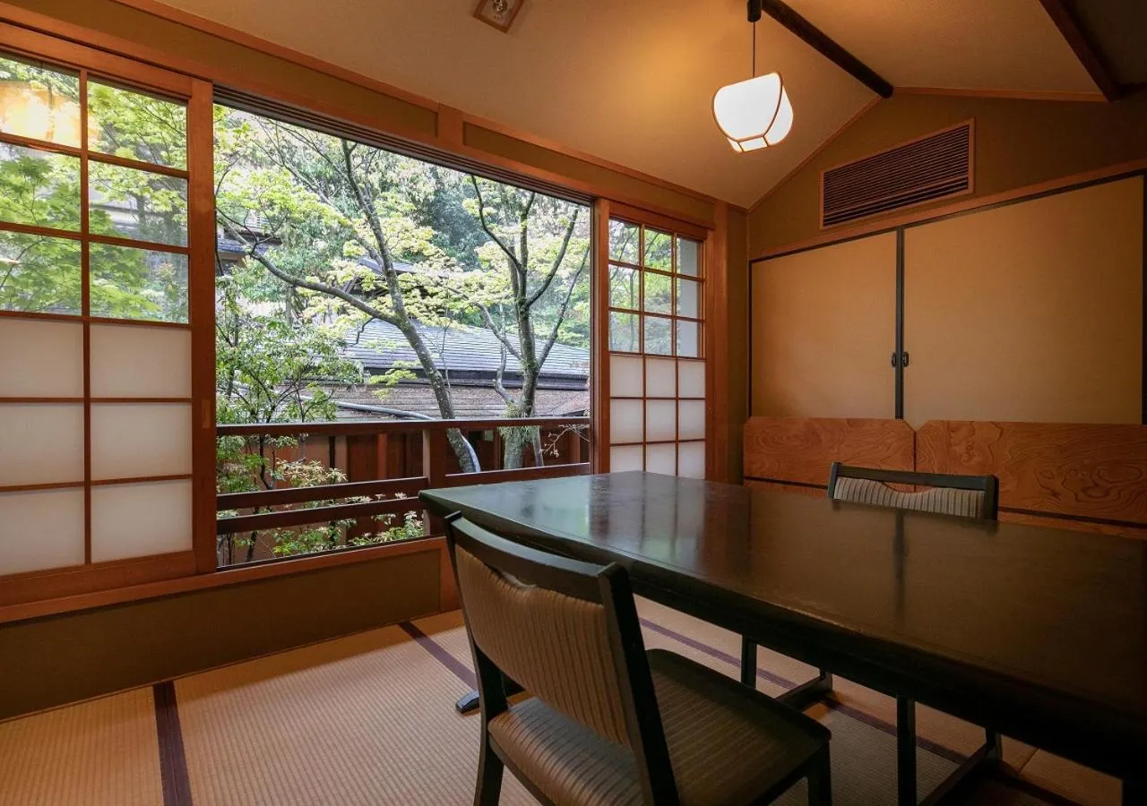 Yufuin Onsen Hinoharu Ryokan