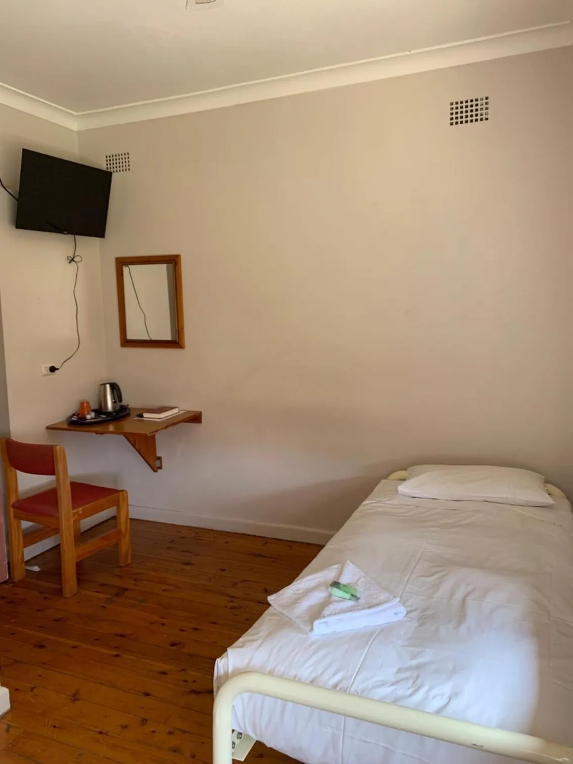 Bed in Burwood Bed and Breakfast