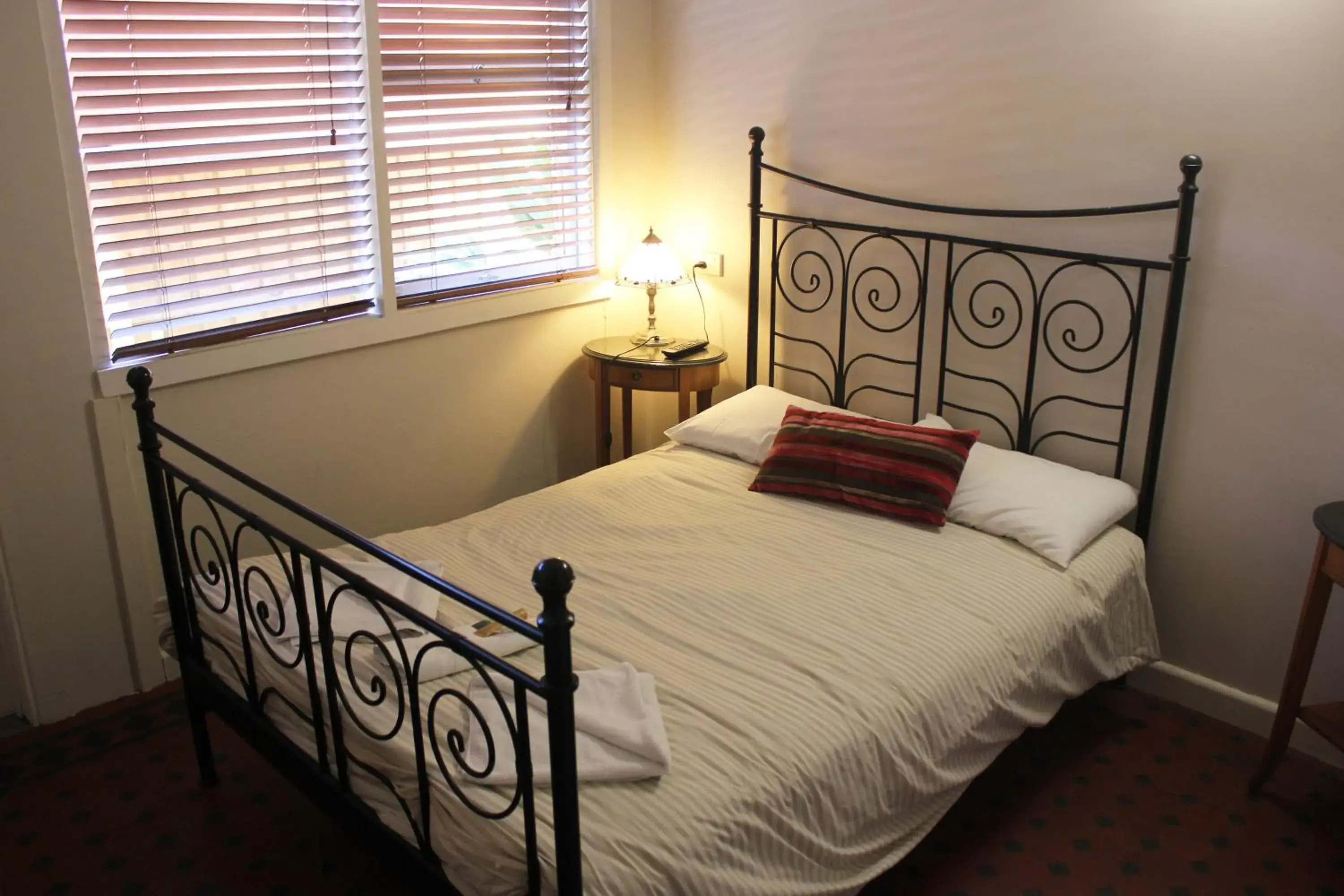 Double Room with Private Bathroom in Burwood Bed and Breakfast Double Room with Private Bathroom in Burwood Bed and Breakfast
