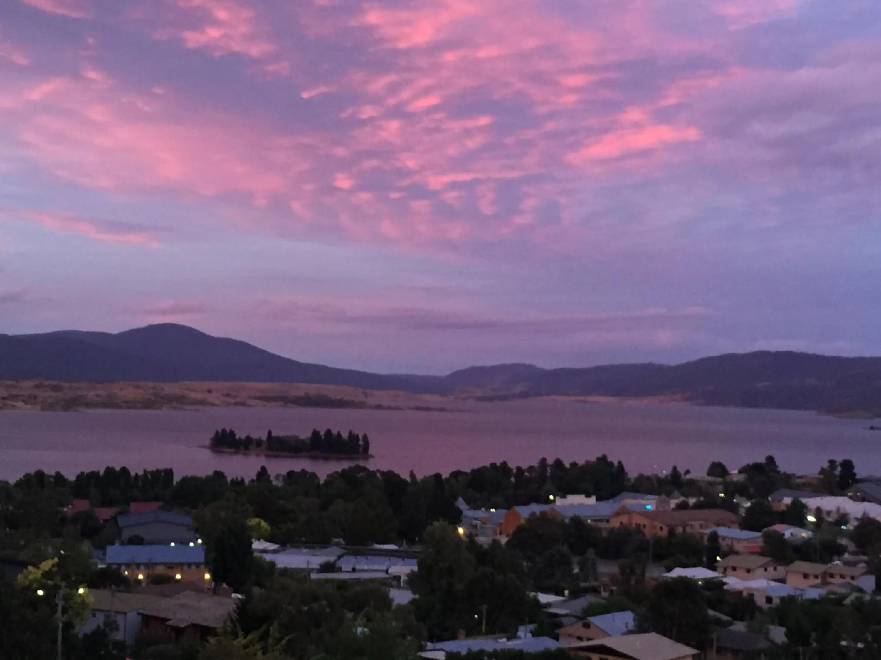 Lake view in Troldhaugen Lodge - Adults Only