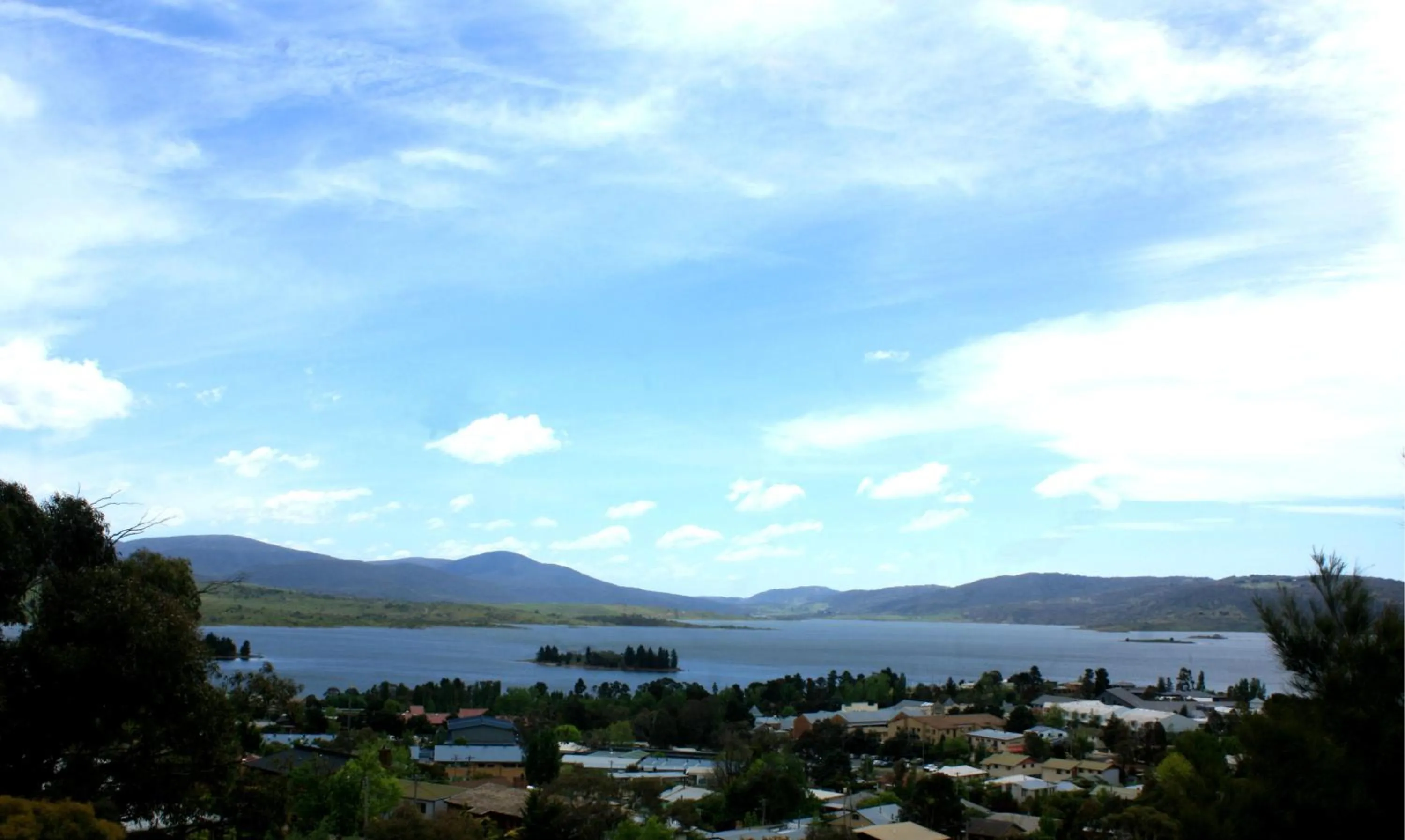 Lake view in Troldhaugen Lodge - Adults Only