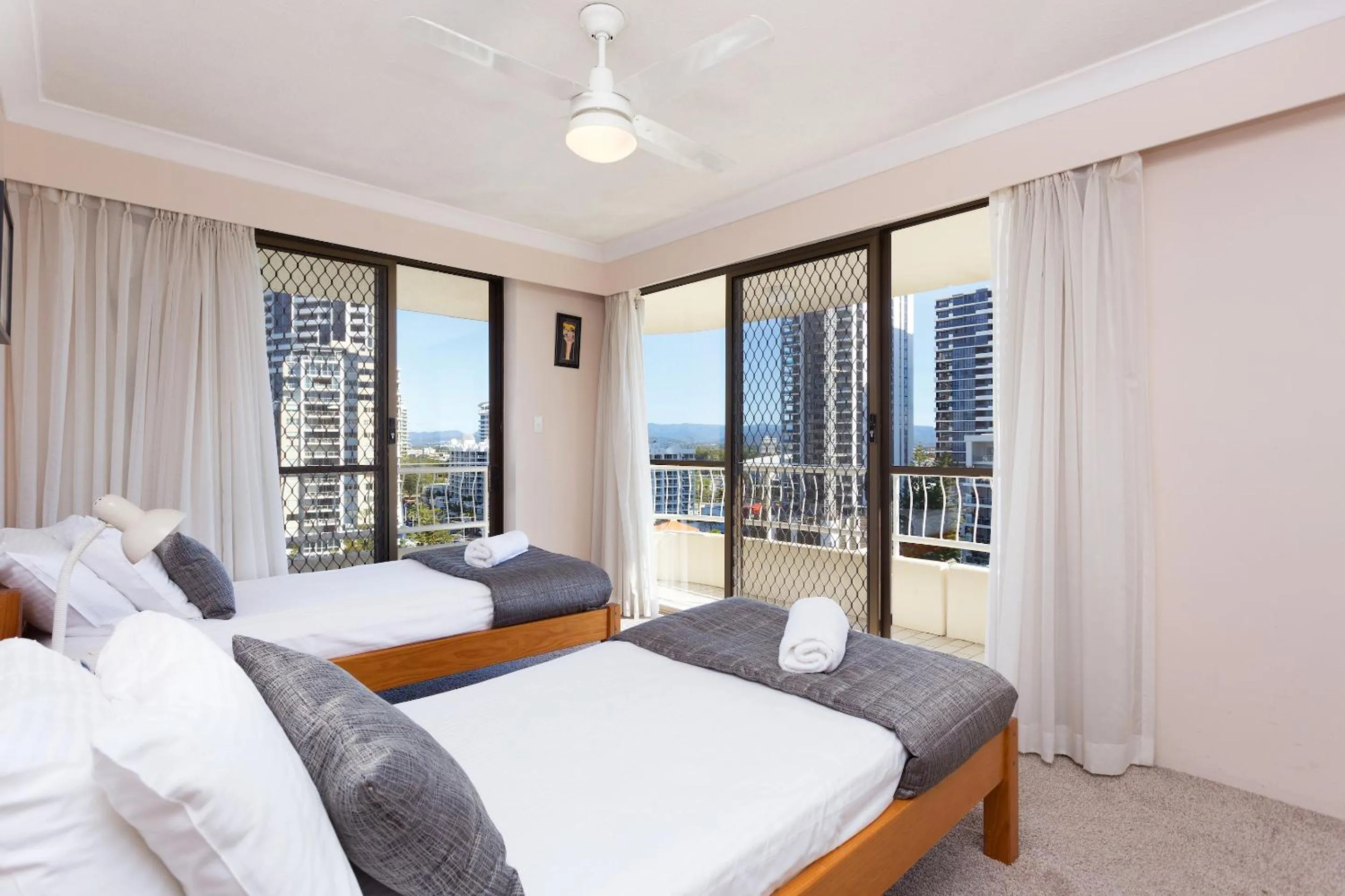 Balcony/Terrace, Bed in Capricornia Apartments