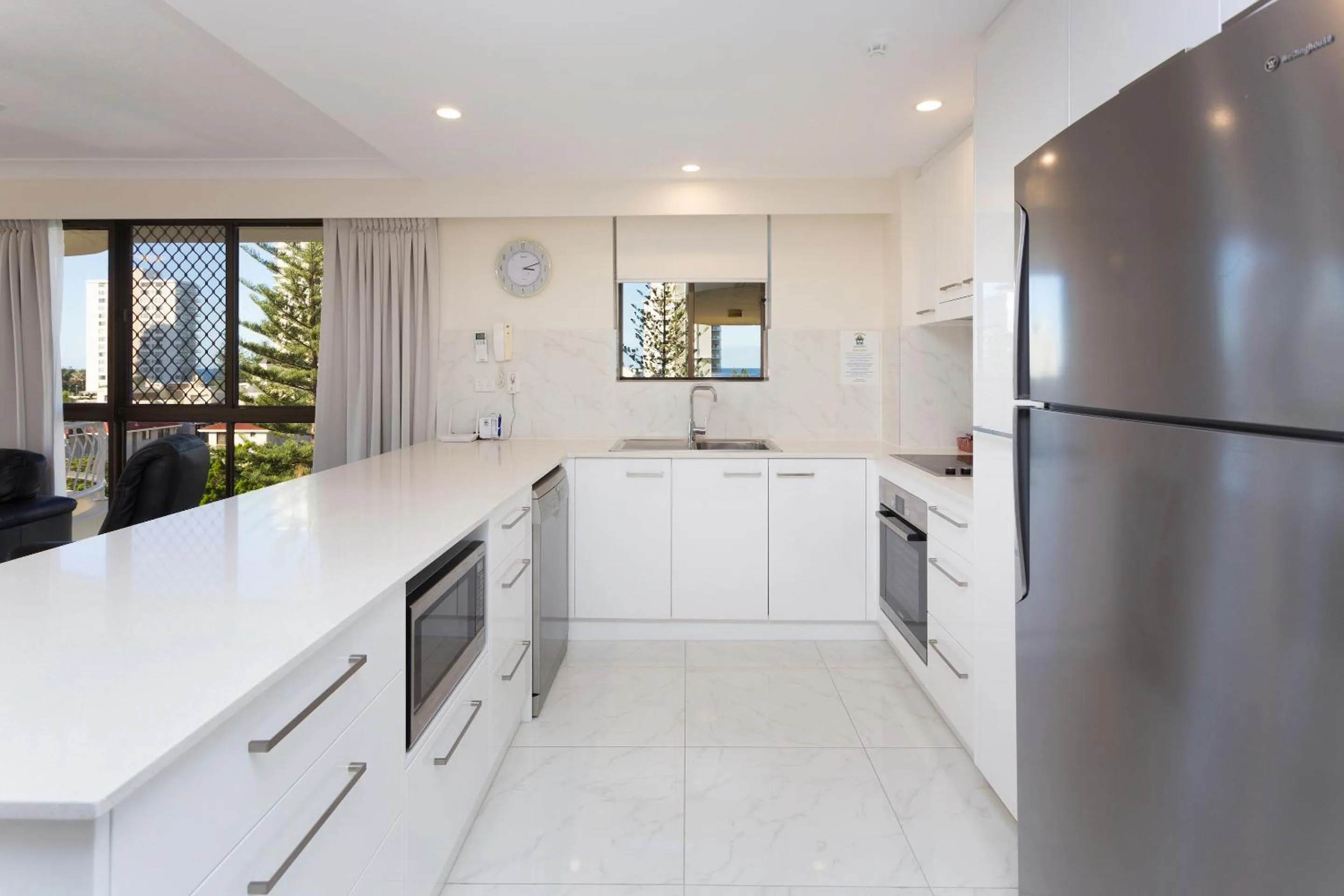 Kitchen or kitchenette in Capricornia Apartments