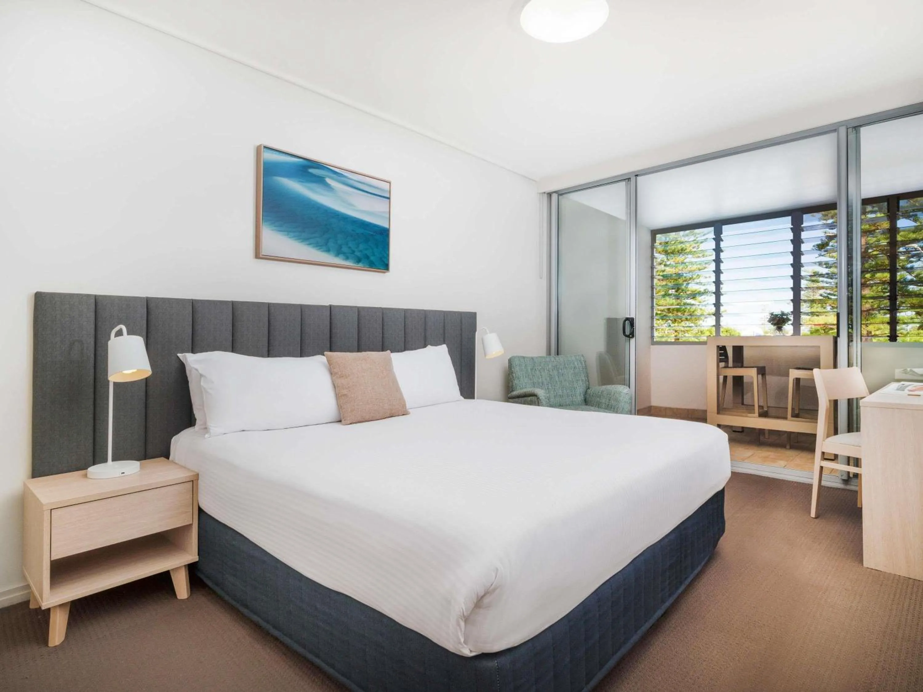 Bedroom, Bed in Mantra The Observatory