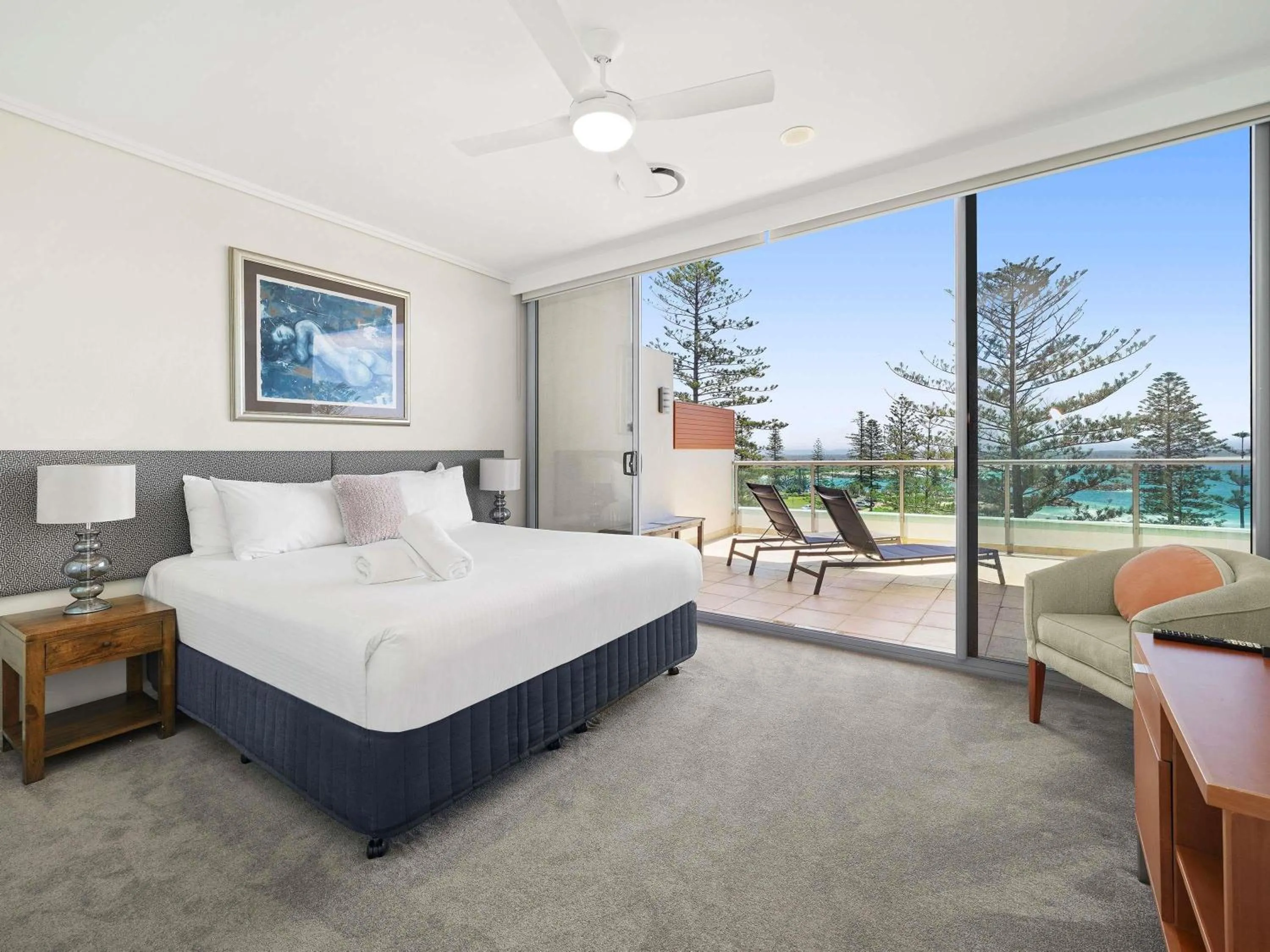 Bedroom, Bed in Mantra The Observatory