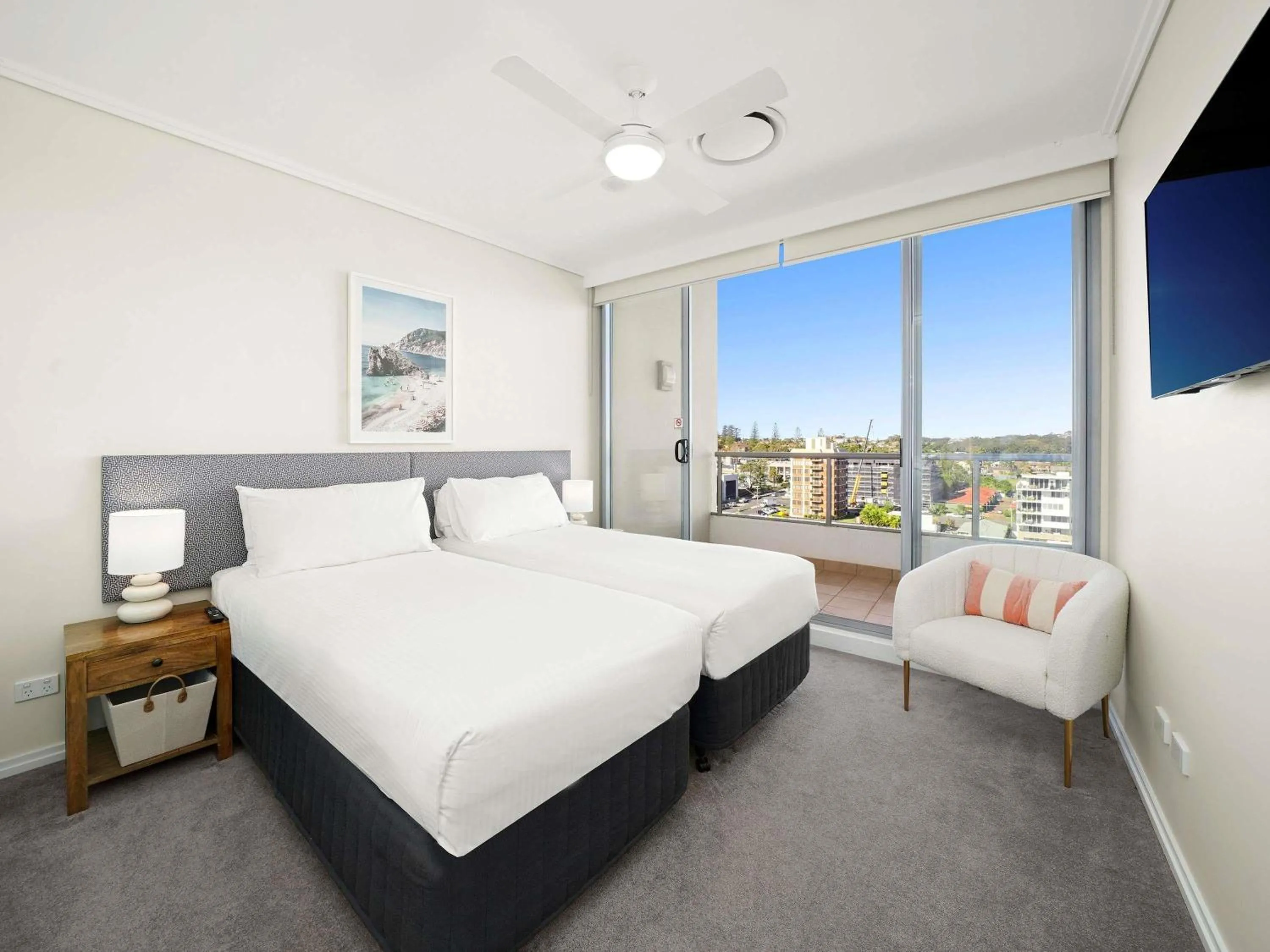 Bedroom, Bed in Mantra The Observatory