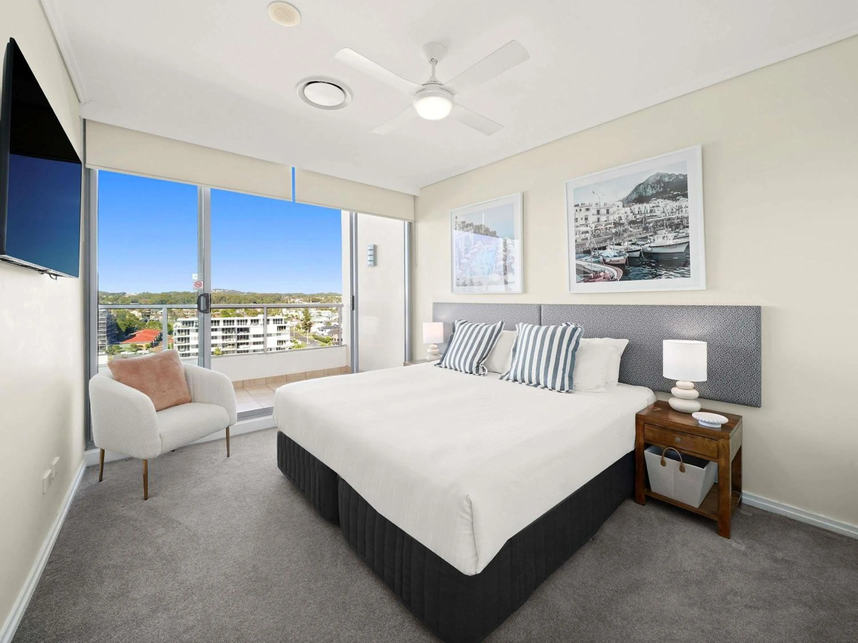 Bedroom, Bed in Mantra The Observatory