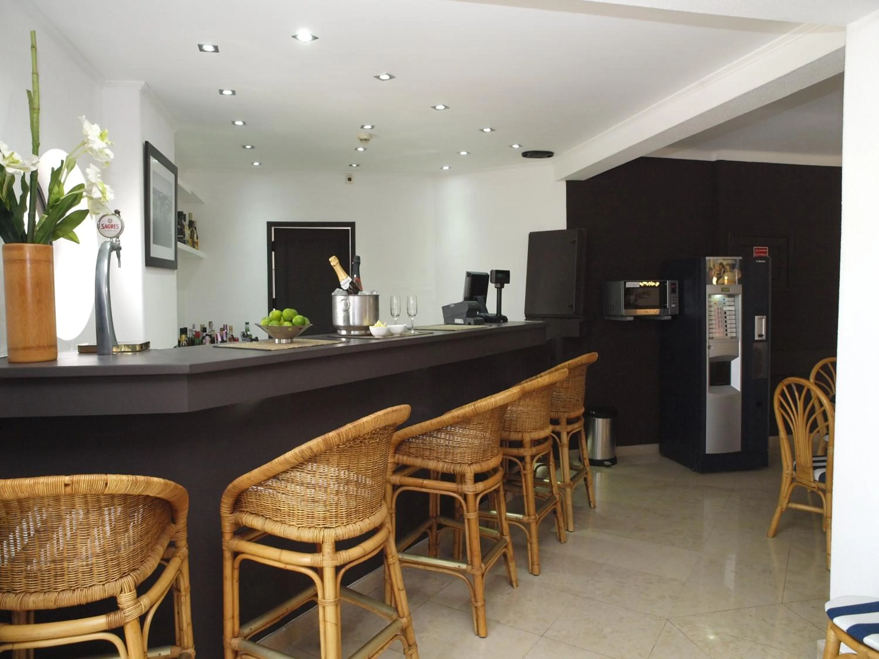 Alcoholic drinks in Portimão Center Hotel