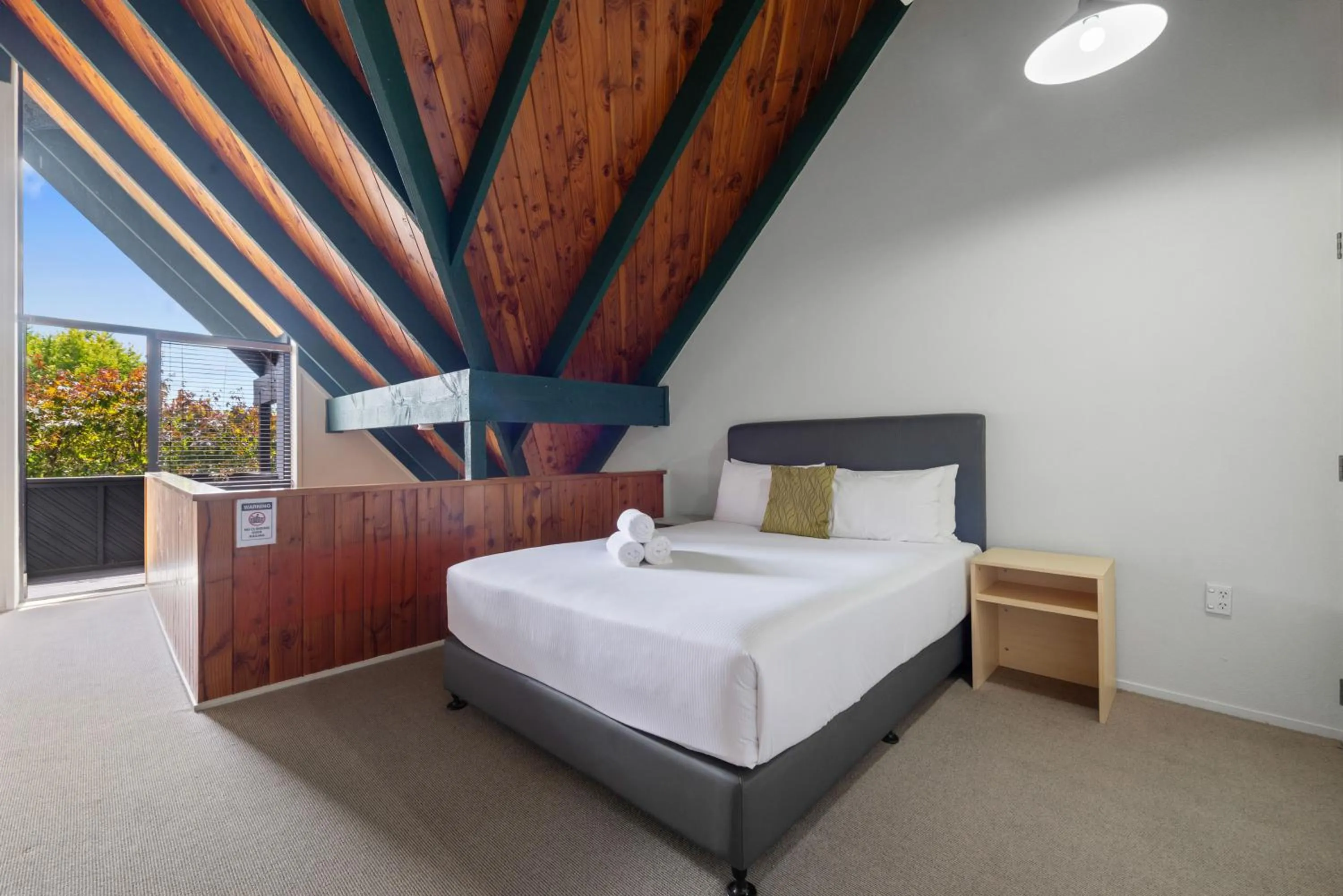 Bed in Wylie Court Motor Lodge