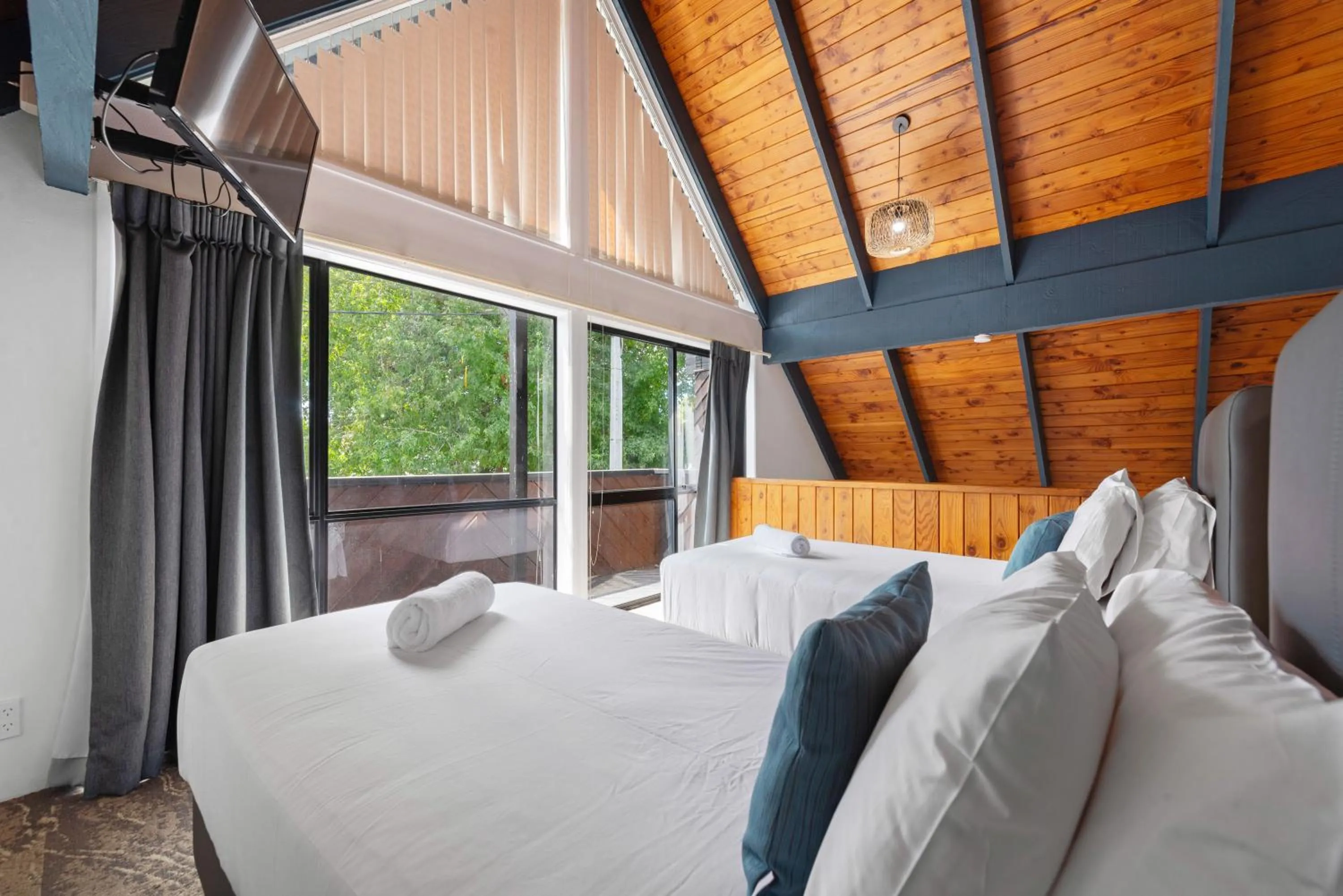 Bed in Wylie Court Motor Lodge