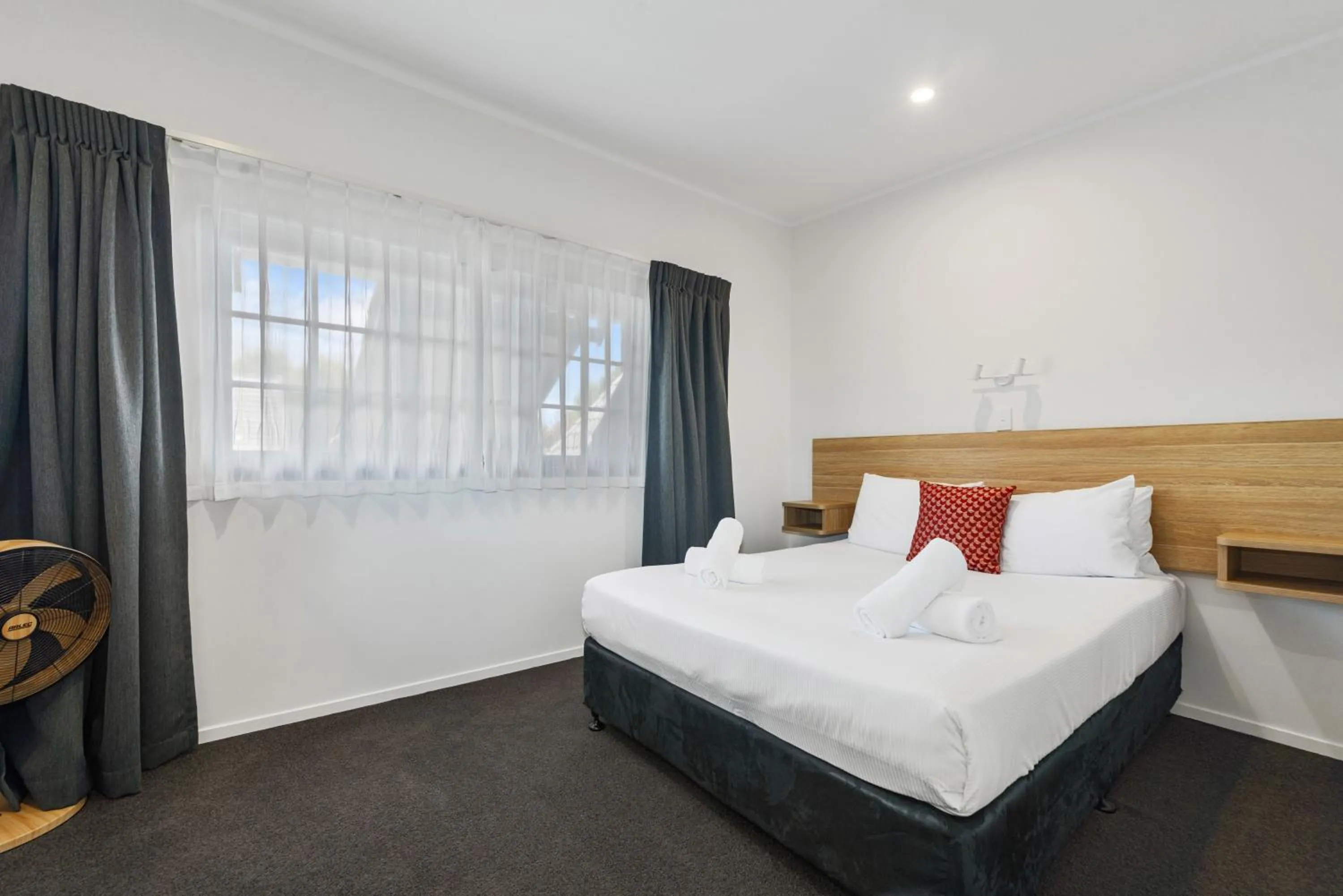 Bed in Wylie Court Motor Lodge