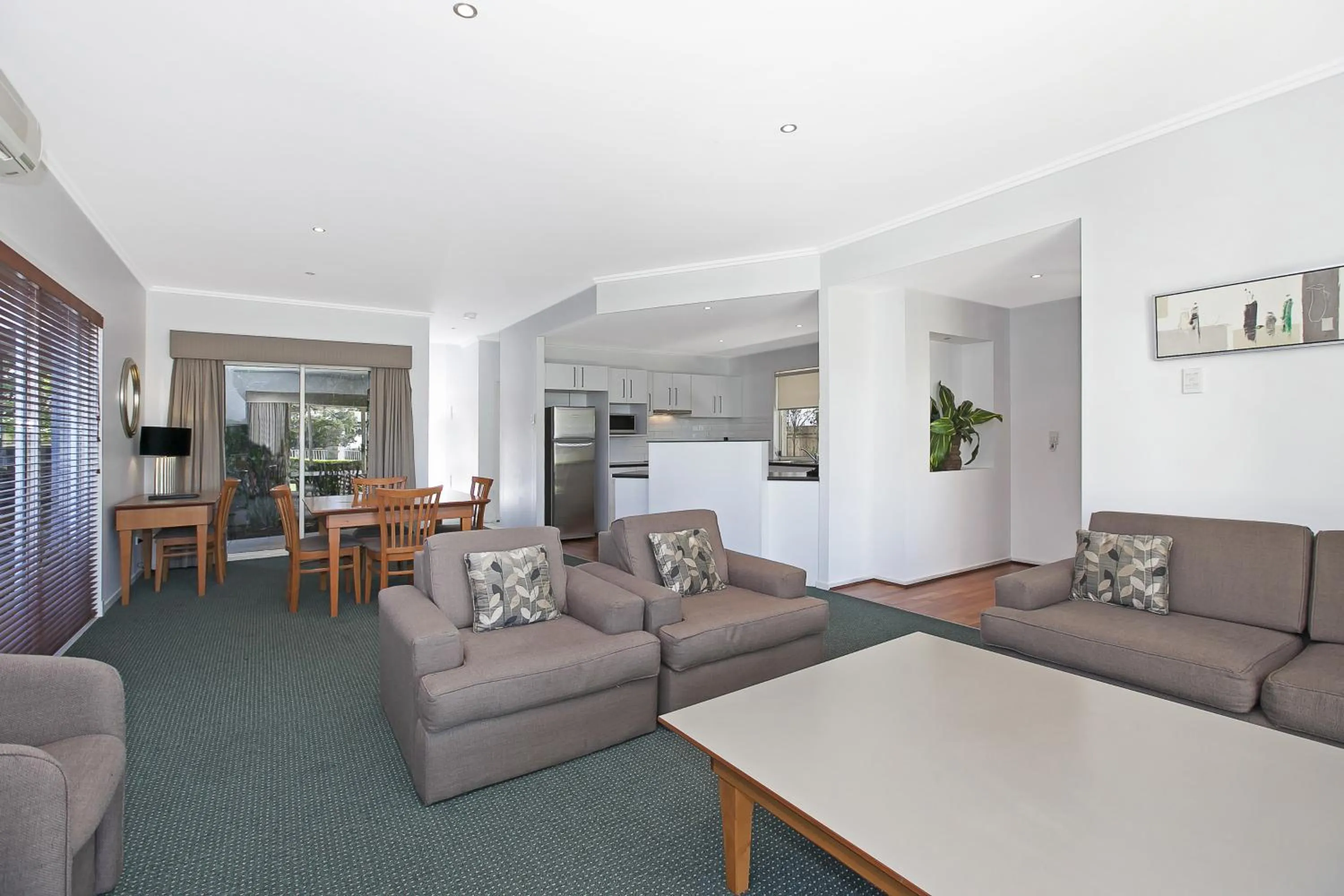 Living room in Comfort Inn & Apartments Northgate Airport