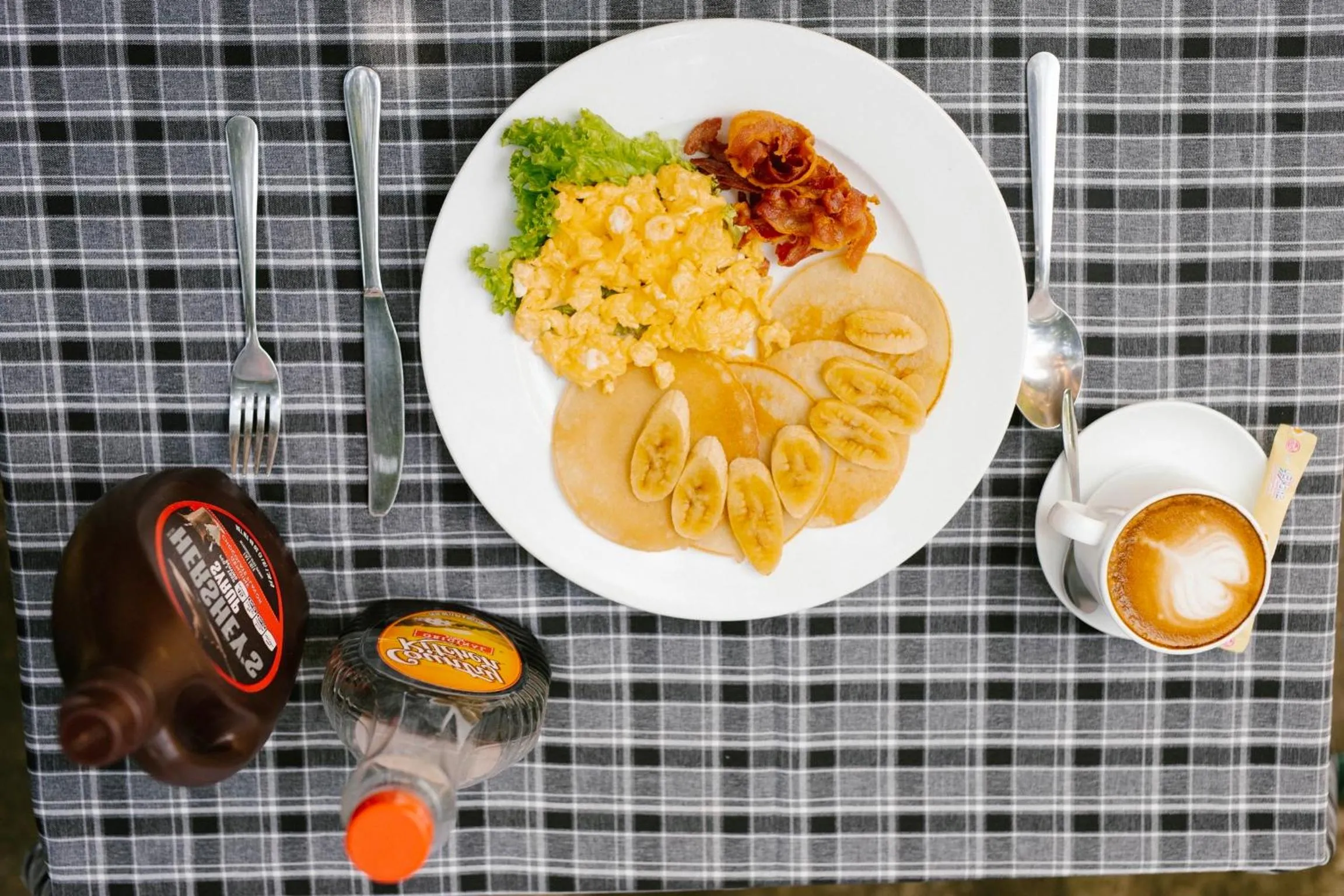 Food and drinks in Canary Bungalow