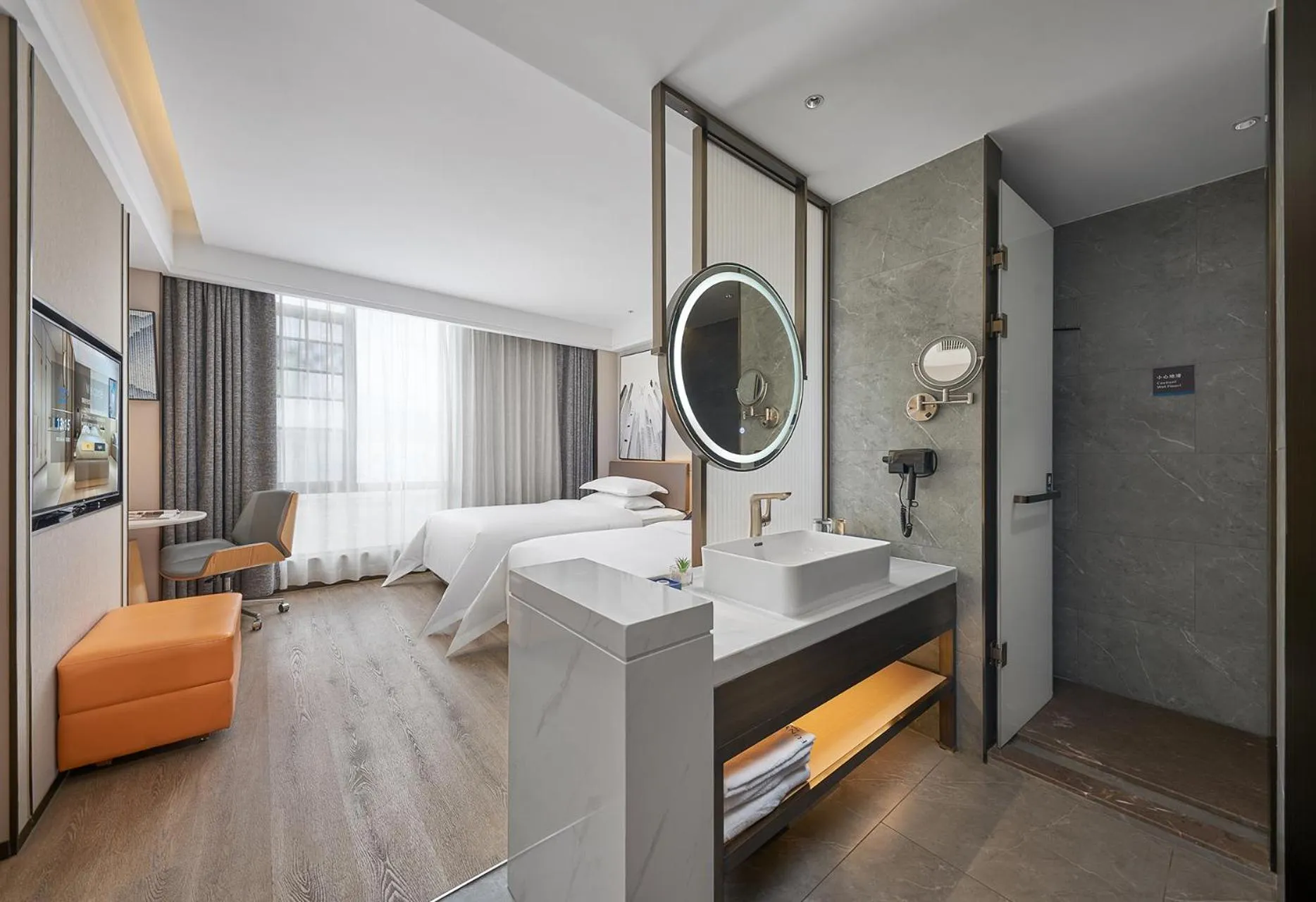 Photo of the whole room, Bed in Fengyue Light Shang Hotel Guangzhou Baiyun Airport Store