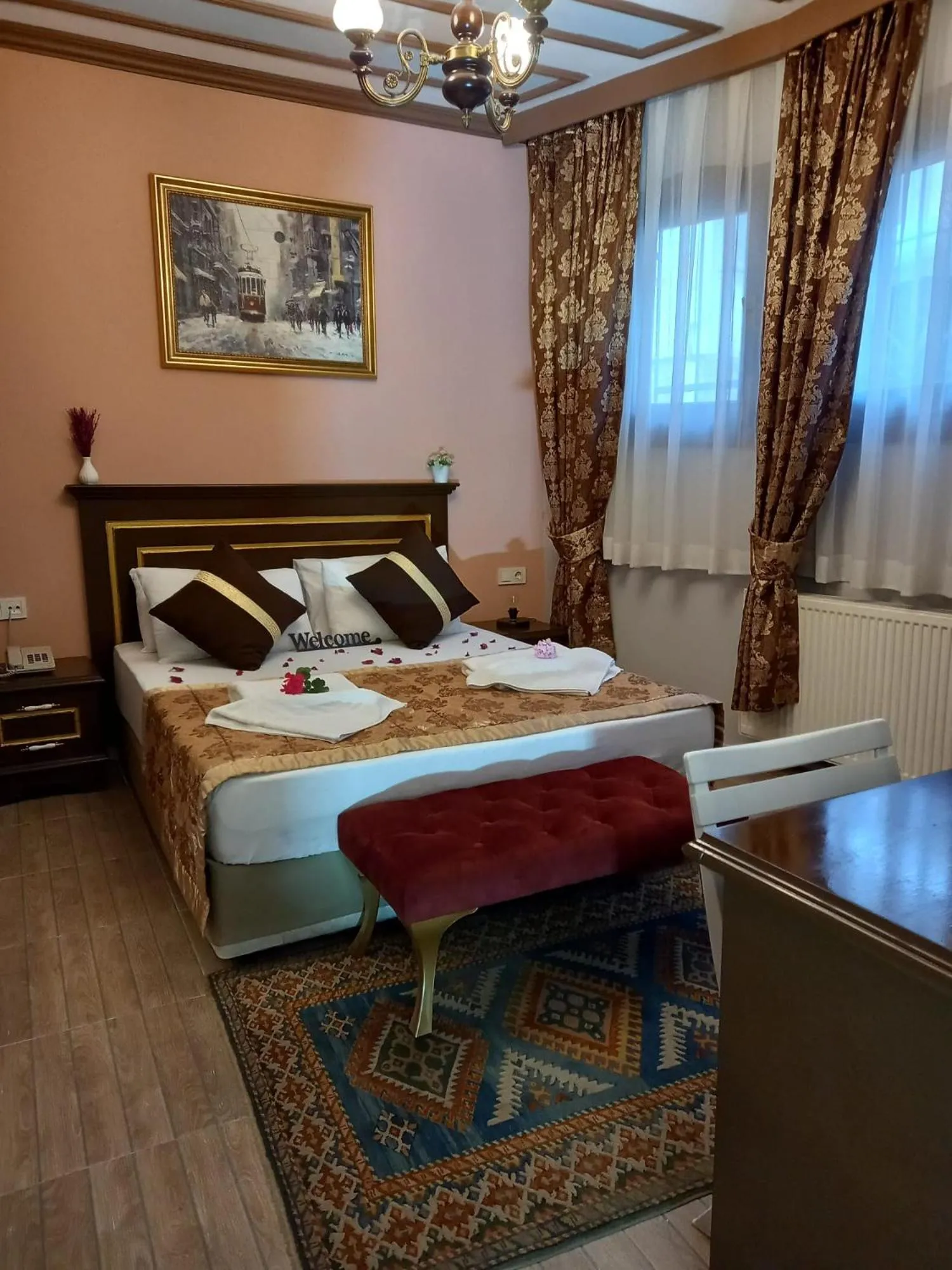 Photo of the whole room, Bed in Emirhan Hotel, Sultanahmet