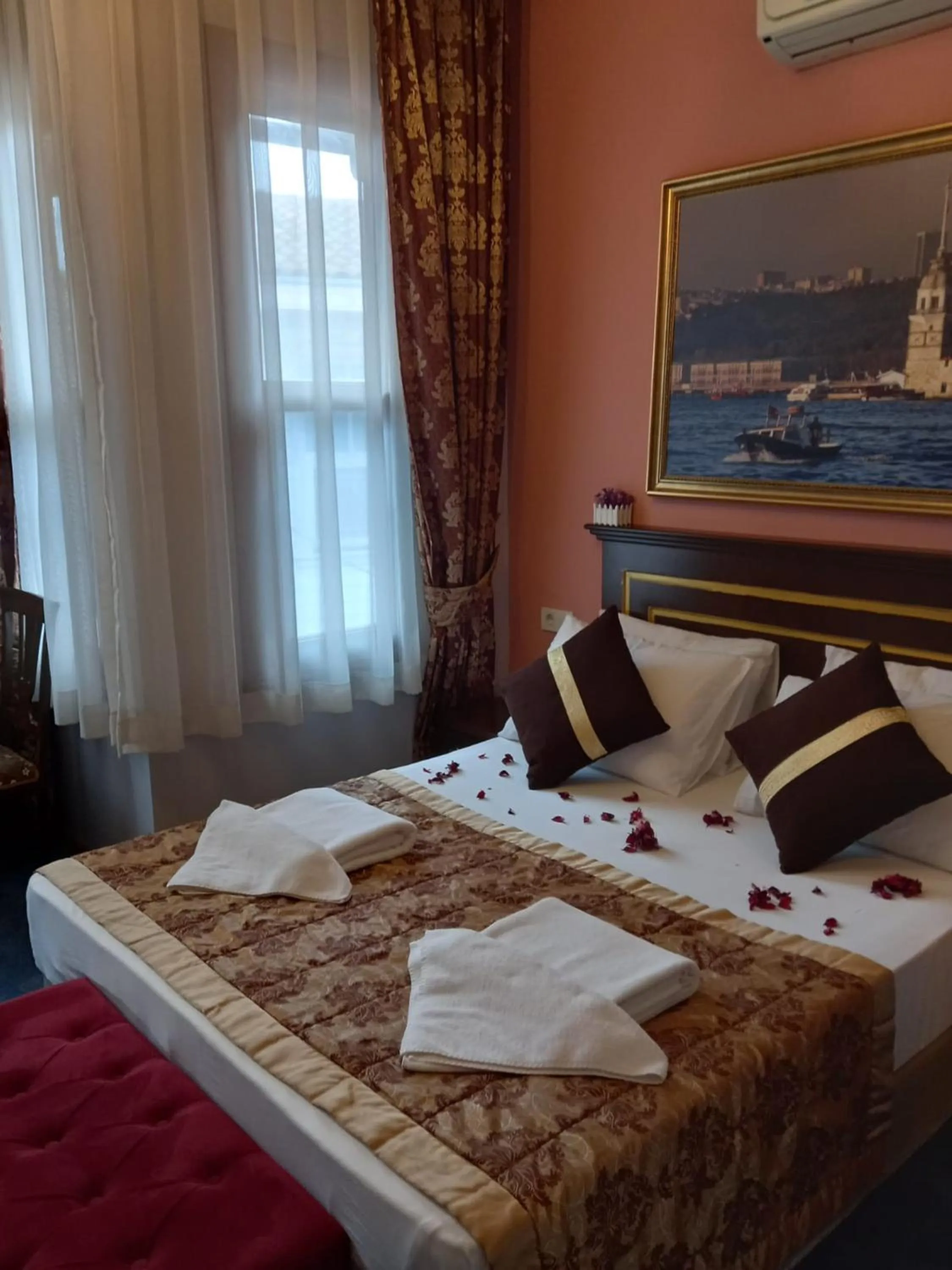 Bedroom, Bed in Emirhan Hotel, Sultanahmet
