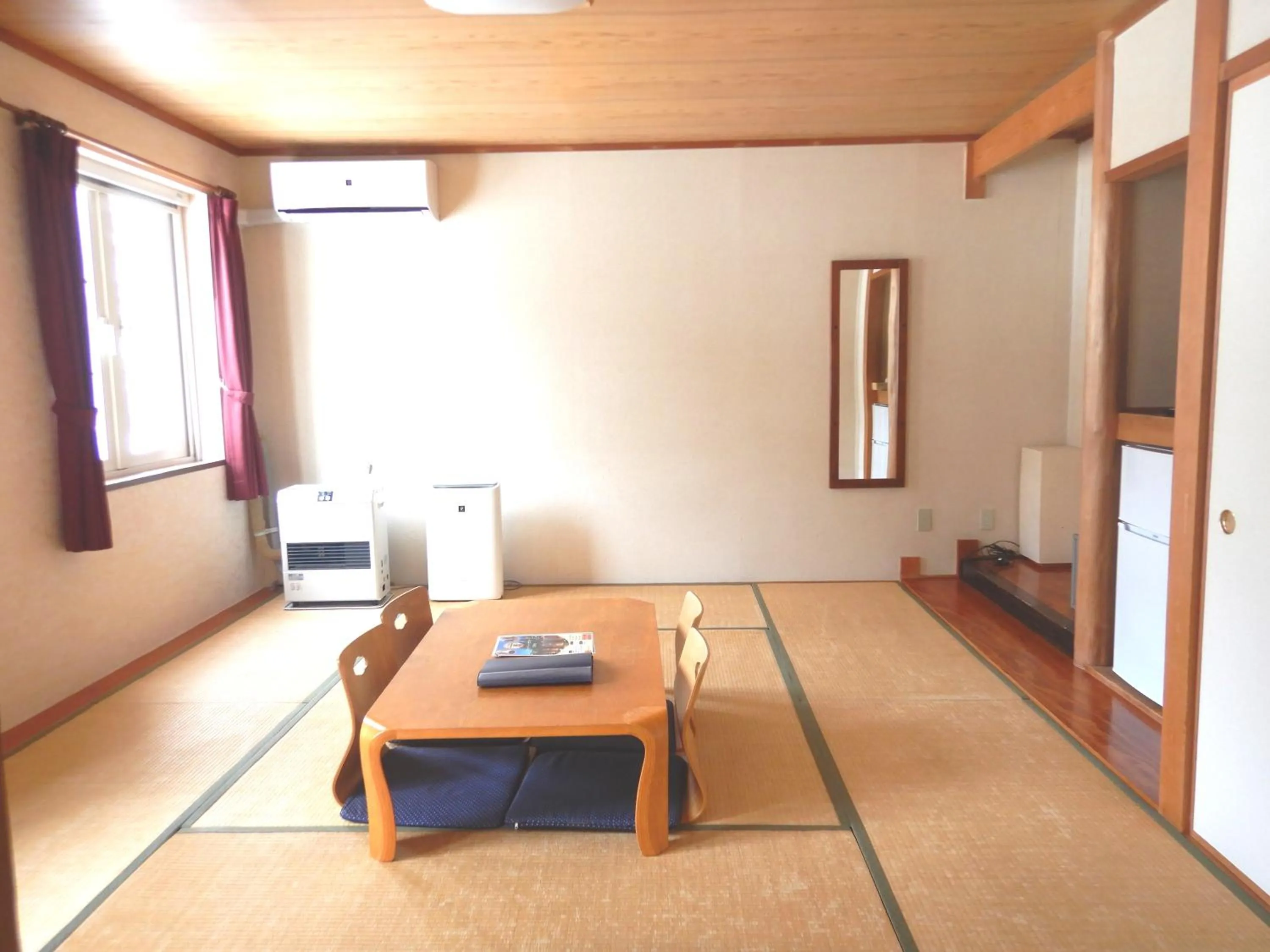 hair dresser in Petit Hotel Gracey Tomamu