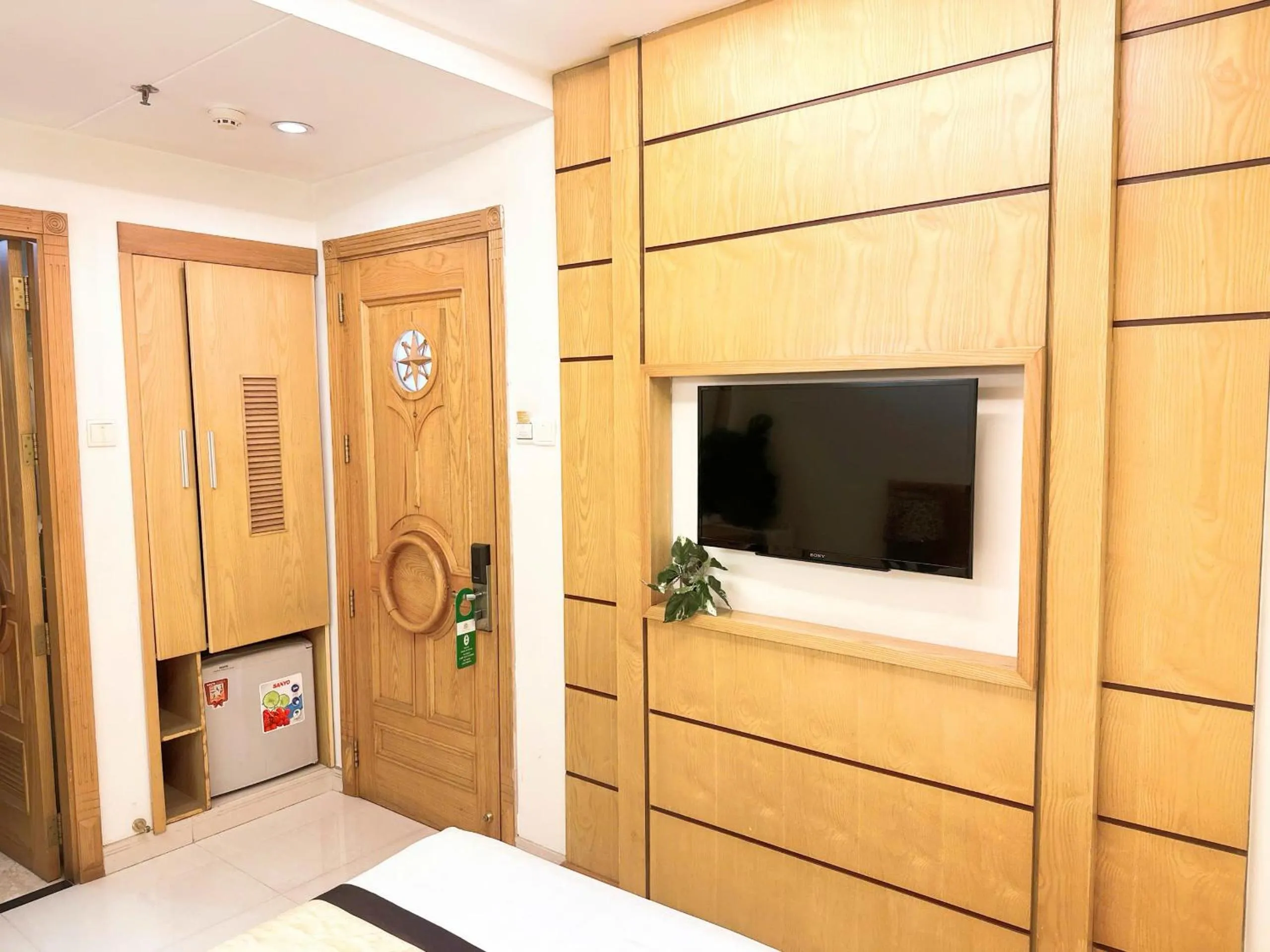 Photo of the whole room in Vuong Tai Hotel