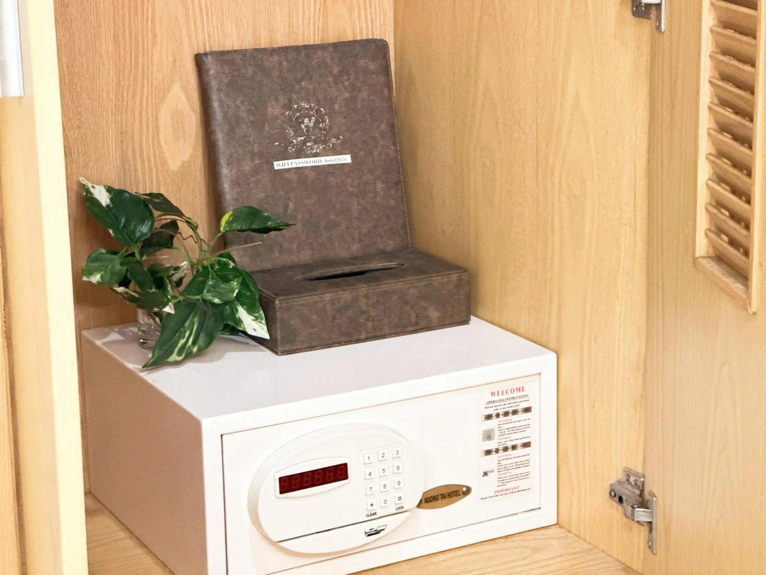 Superior Double Room in Vuong Tai Hotel