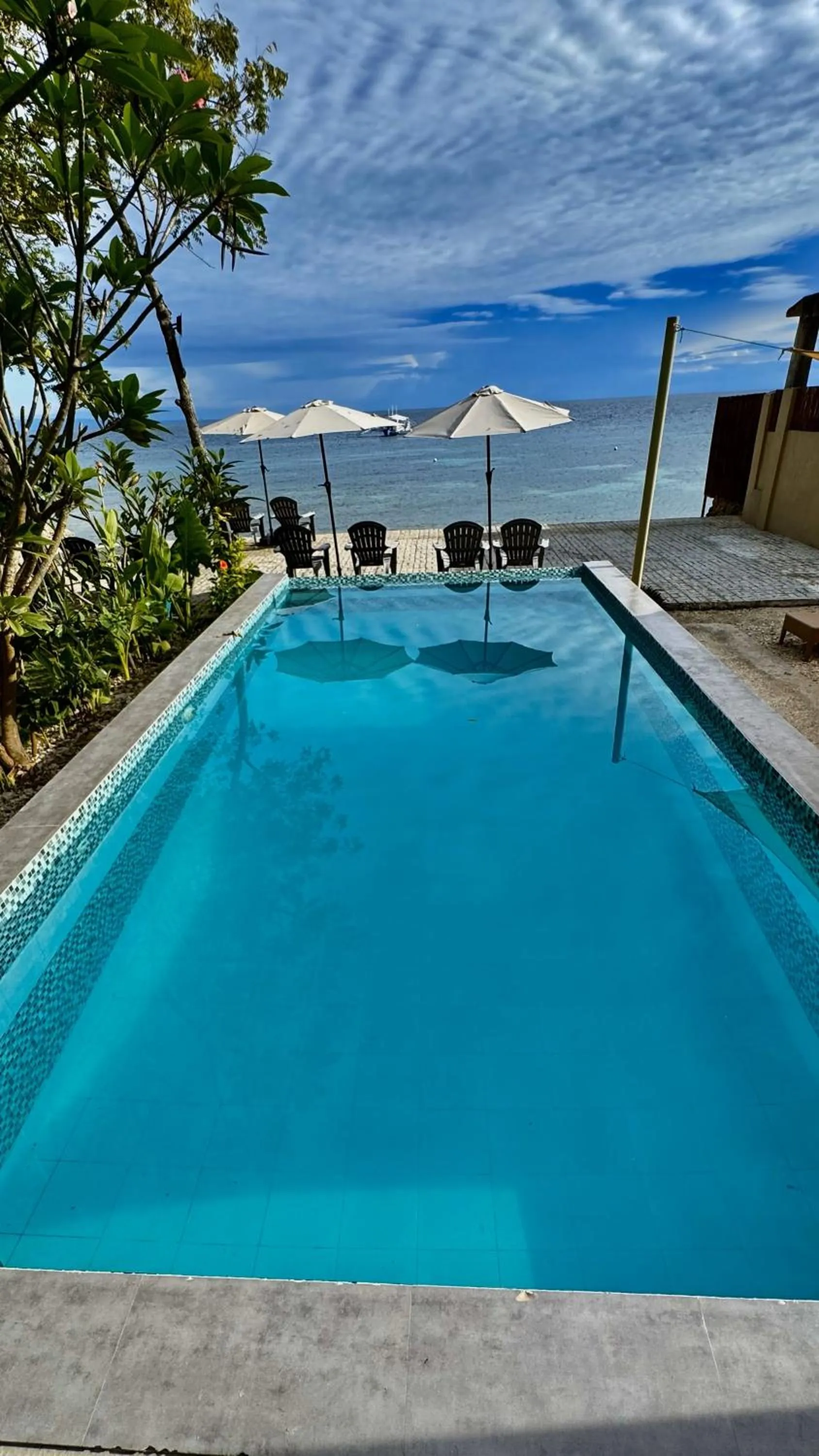 Swimming pool in Southseas Beach Resort and Dive Center