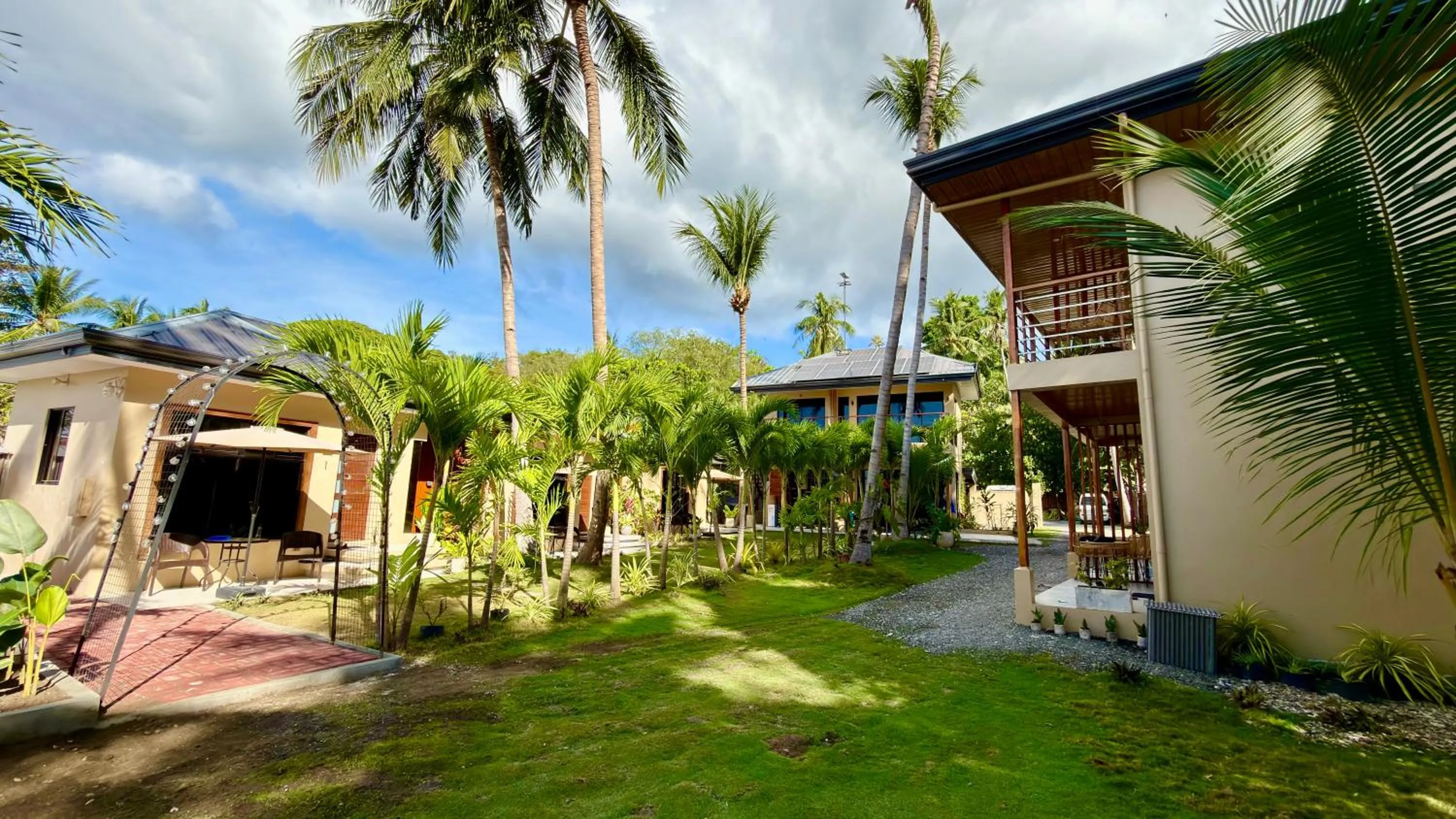 Southseas Beach Resort and Dive Center