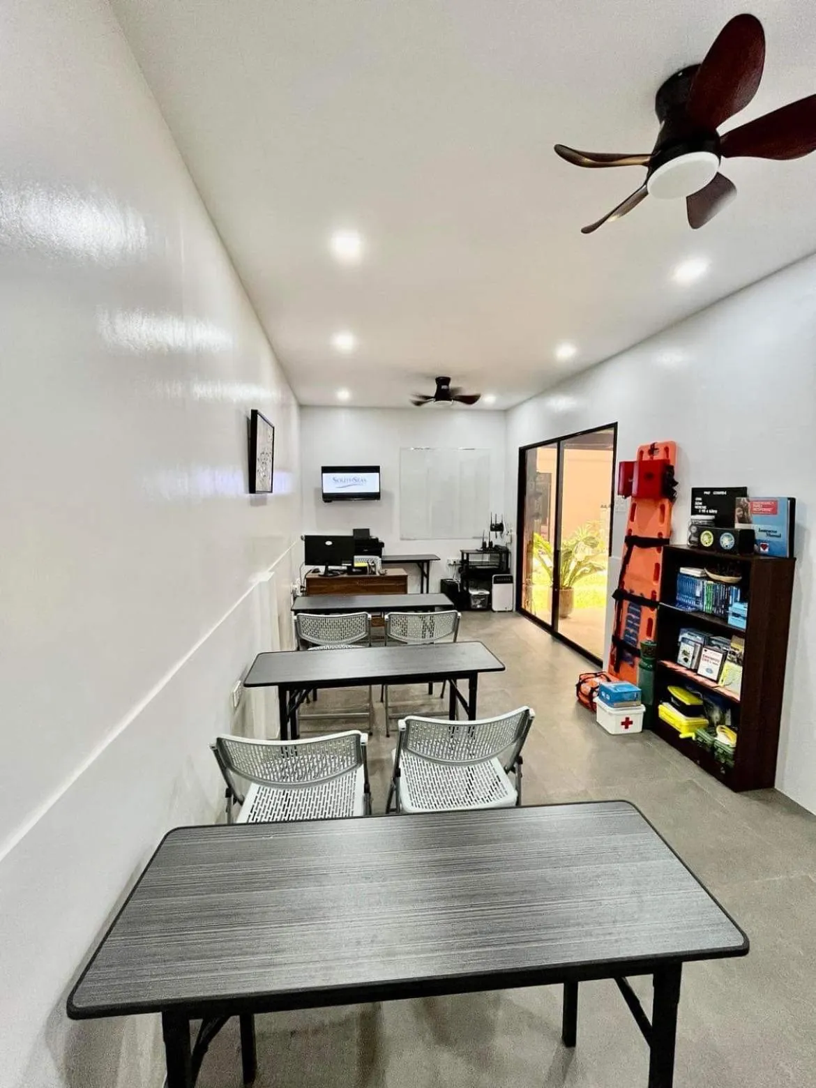 Southseas Beach Resort and Dive Center