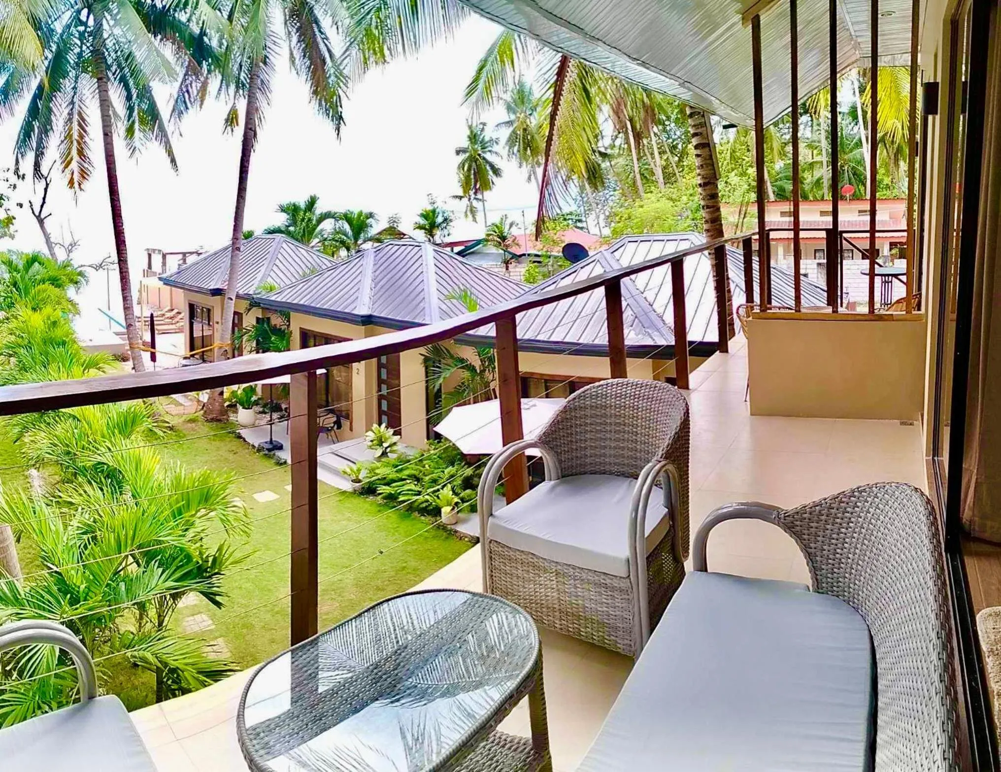 Southseas Beach Resort and Dive Center