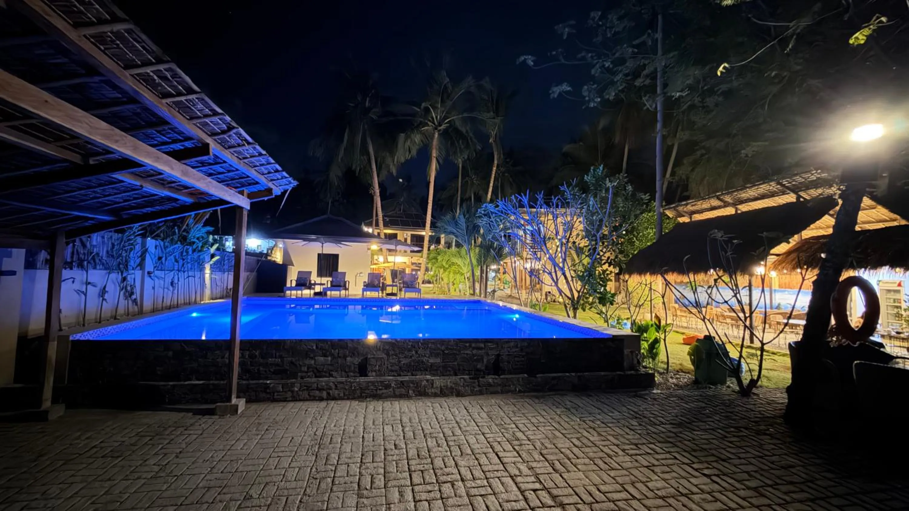 Southseas Beach Resort and Dive Center