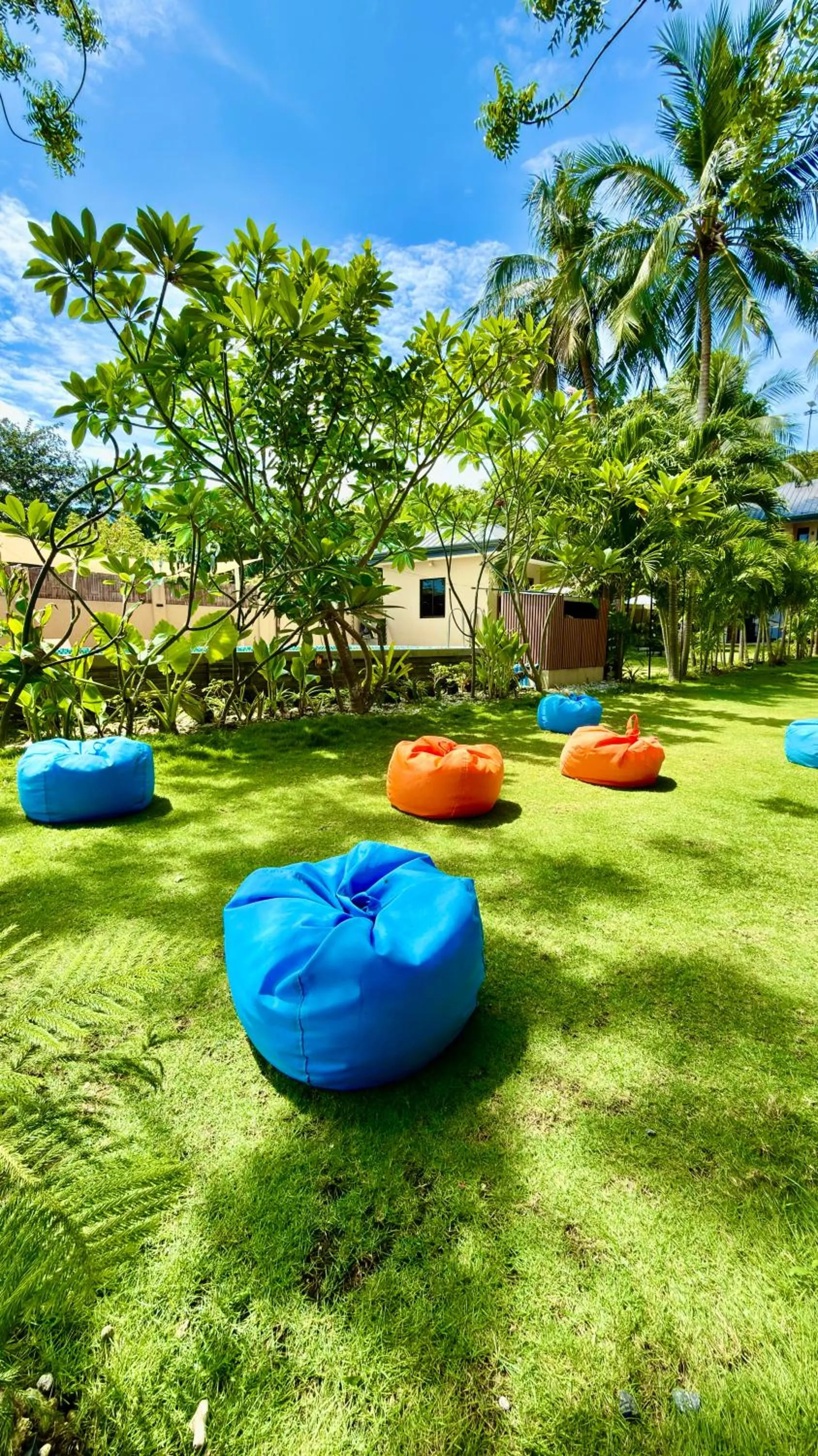 Southseas Beach Resort and Dive Center