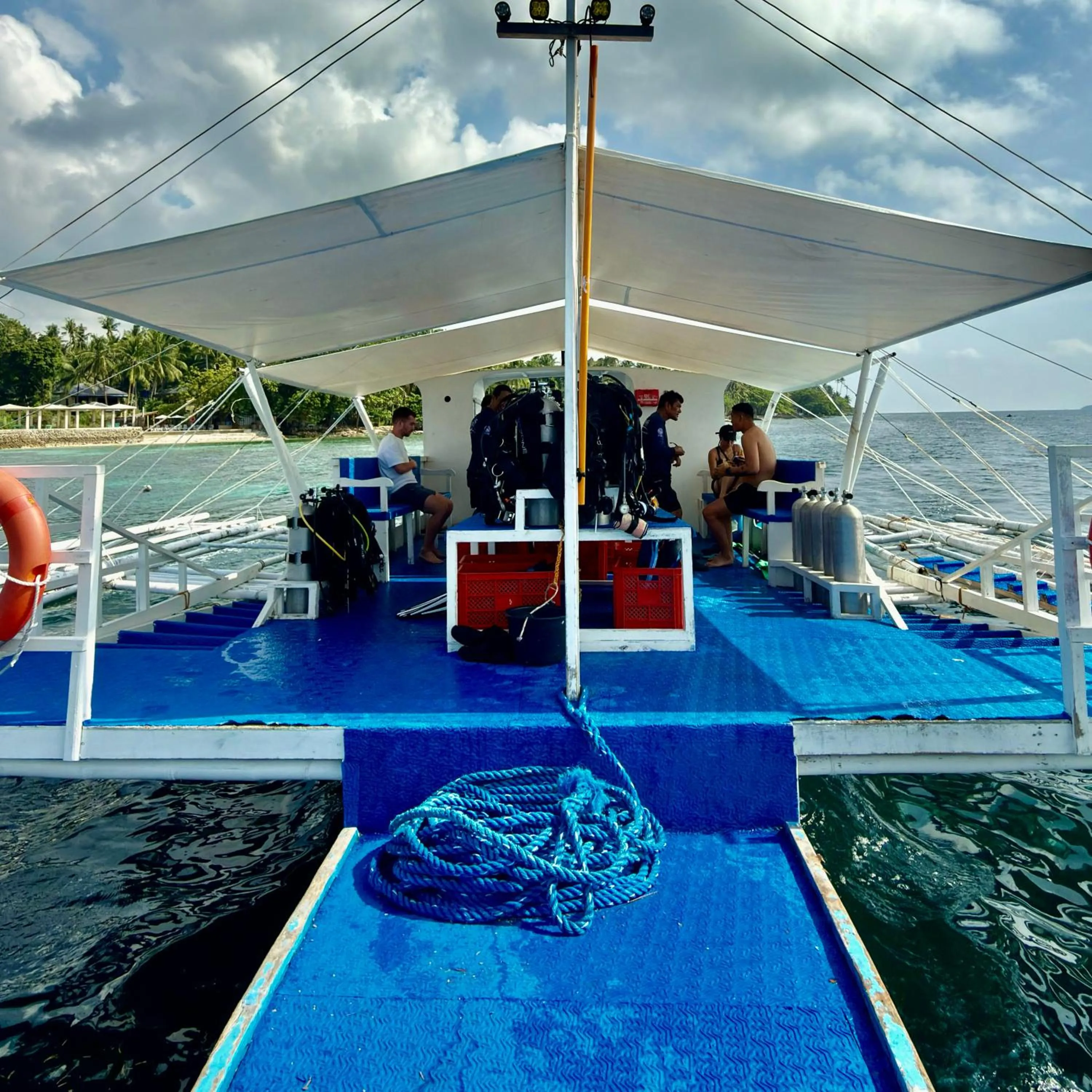 Southseas Beach Resort and Dive Center