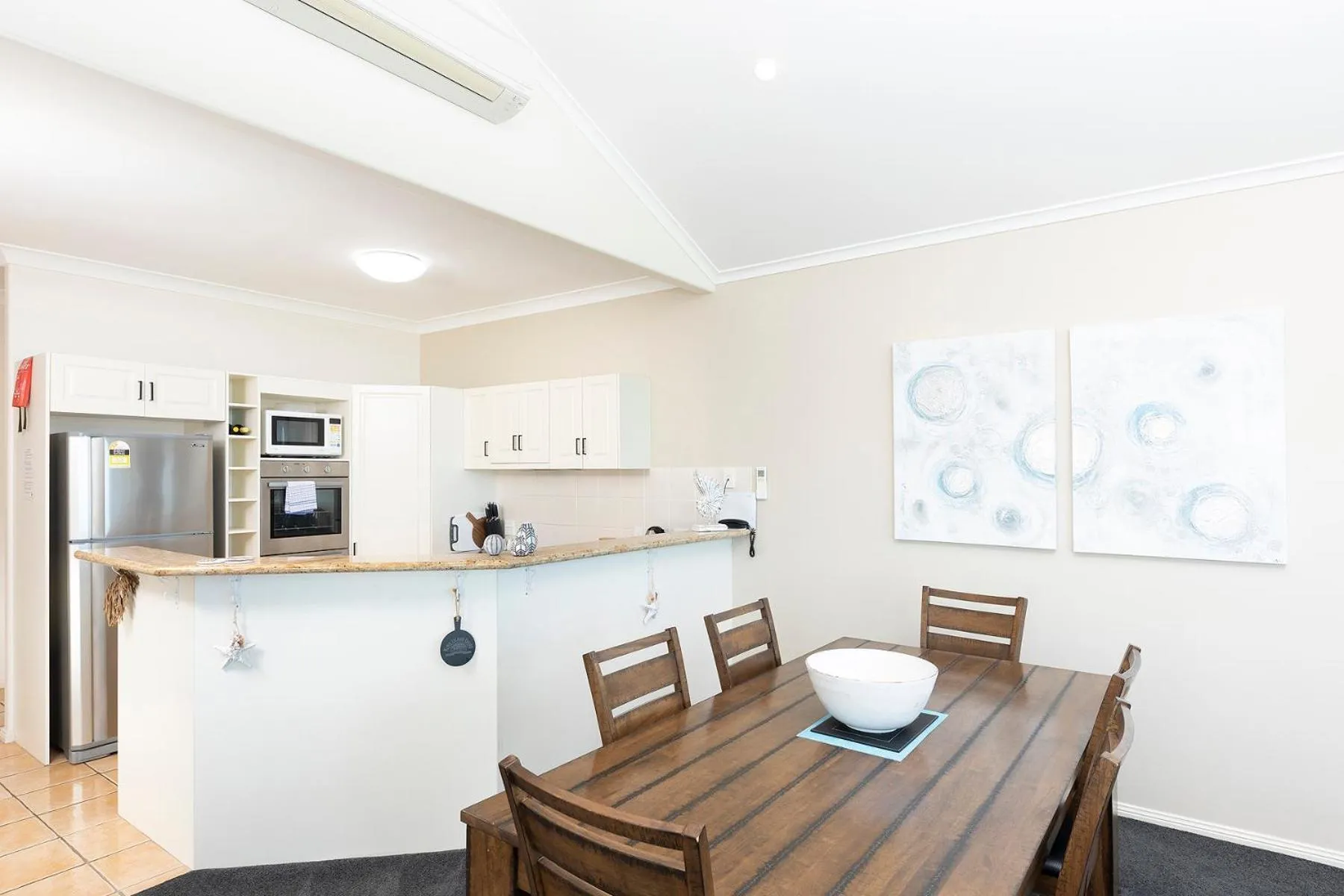 Dining area in Meridian Beachside Apartments
