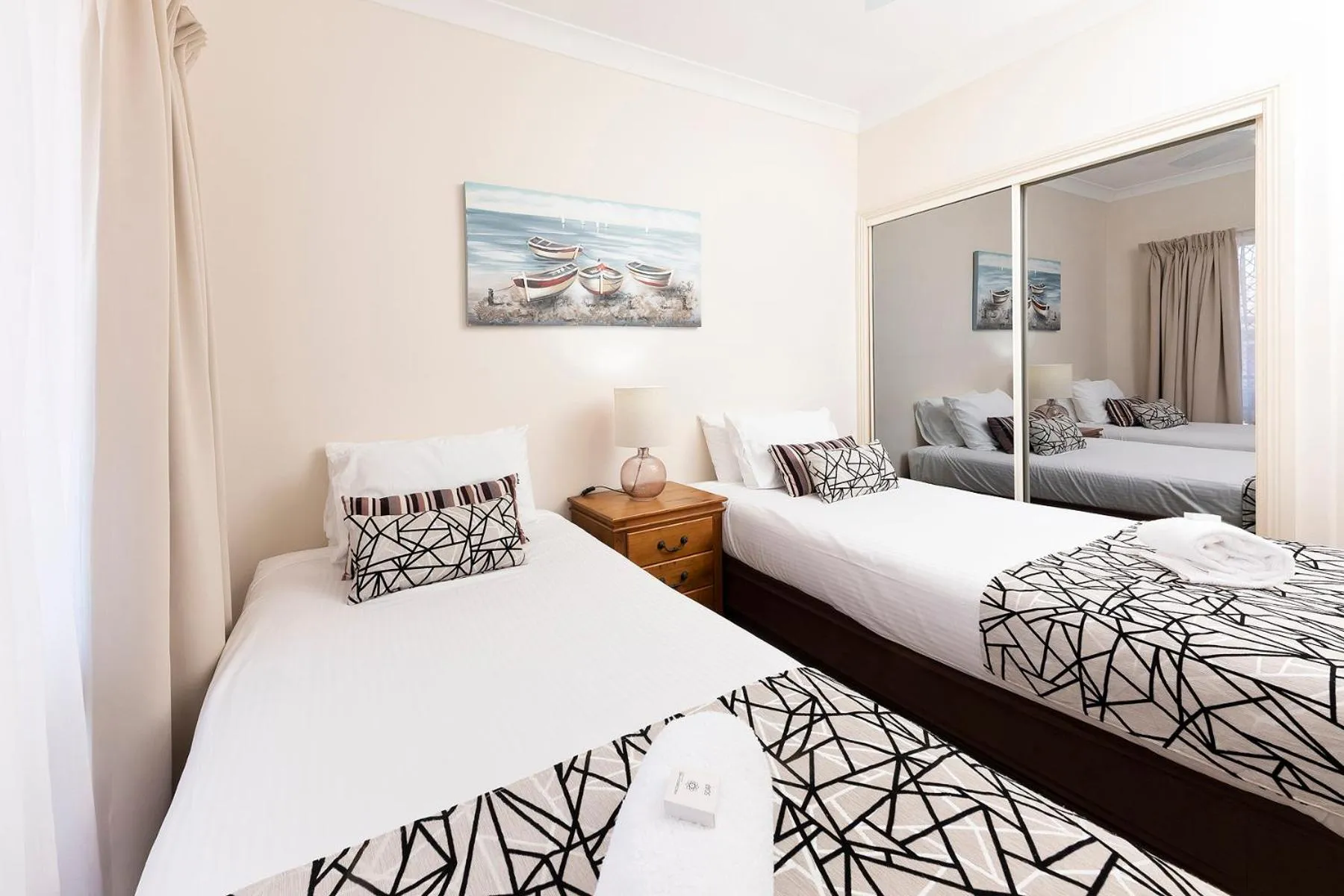 Bedroom, Bed in Meridian Beachside Apartments