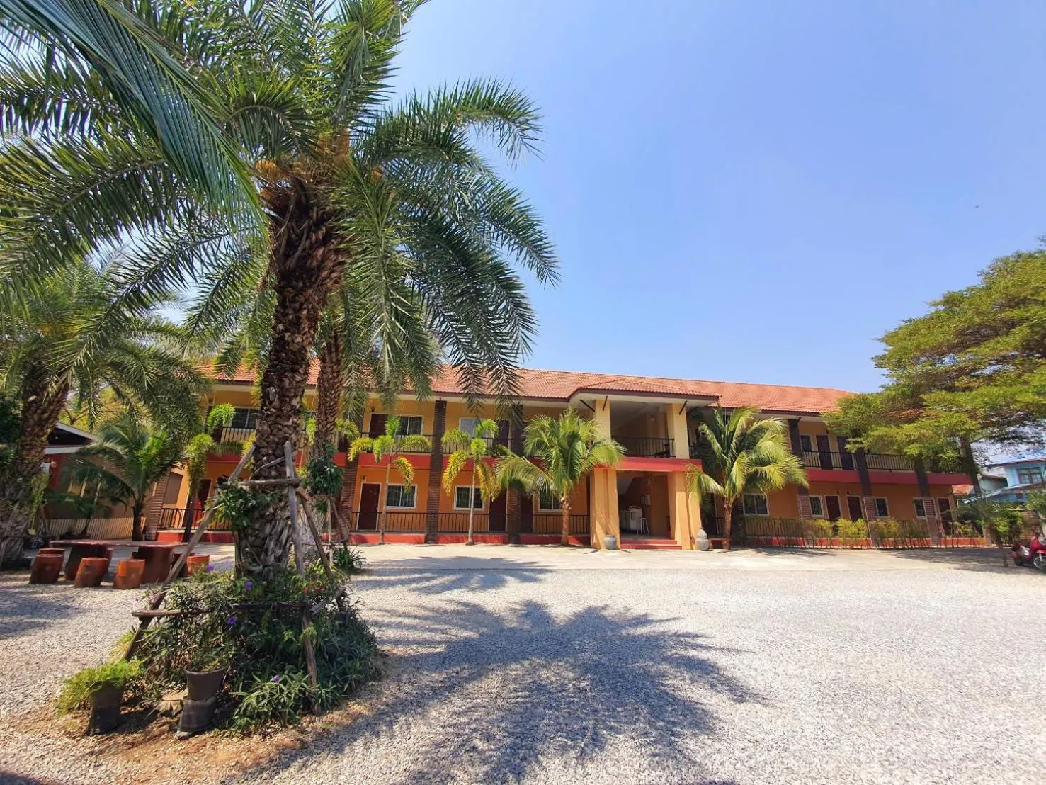 Property building in Bansuanrimnam Pakchong Resort