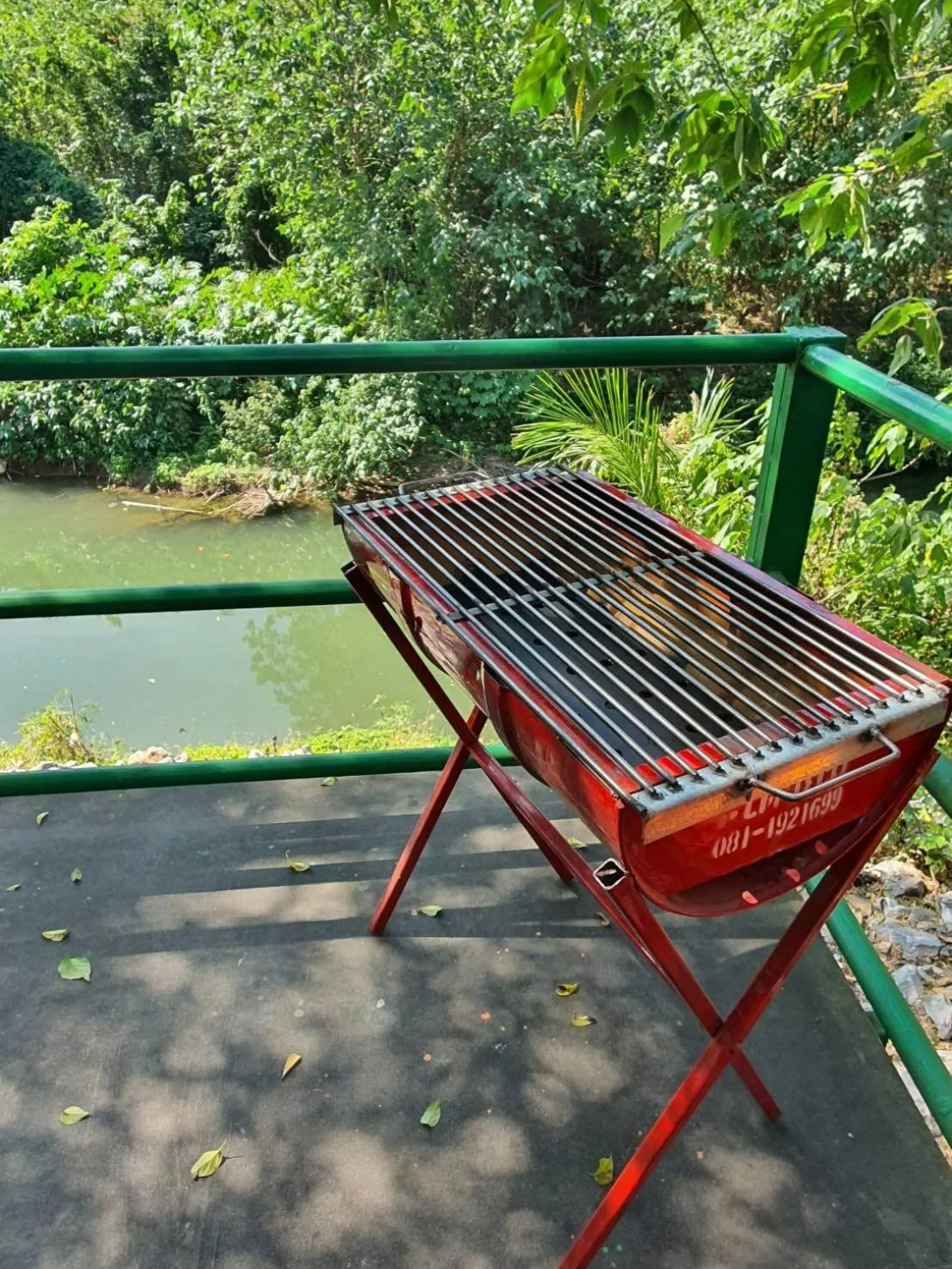 BBQ facilities in Bansuanrimnam Pakchong Resort