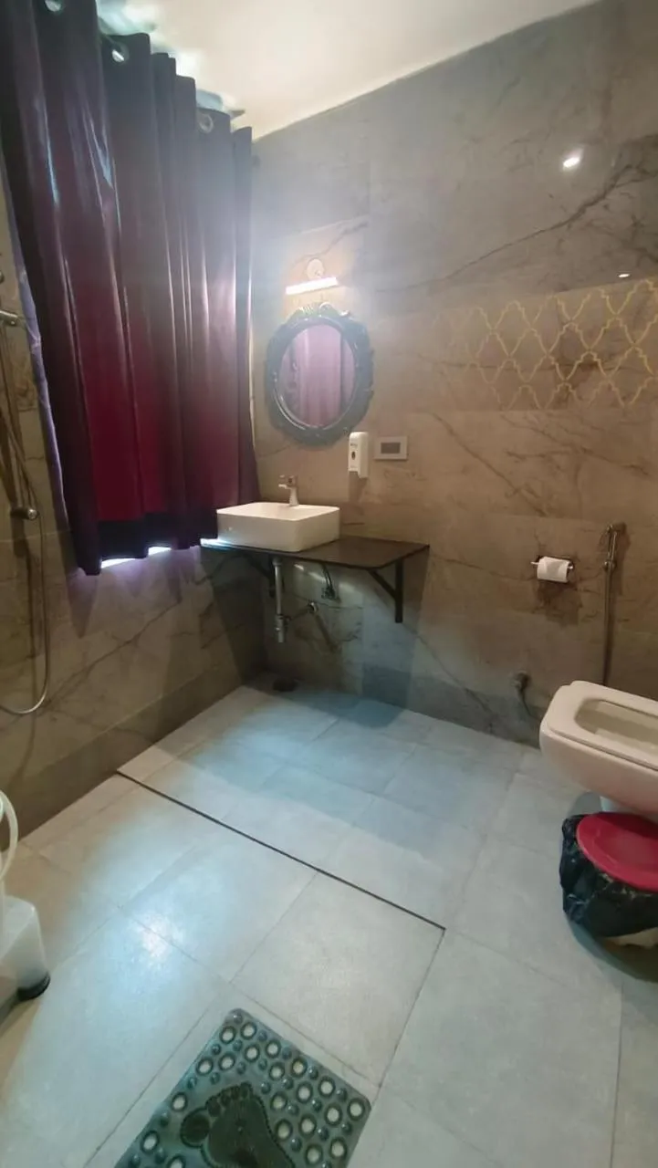 Maya Hotel & Restaurant