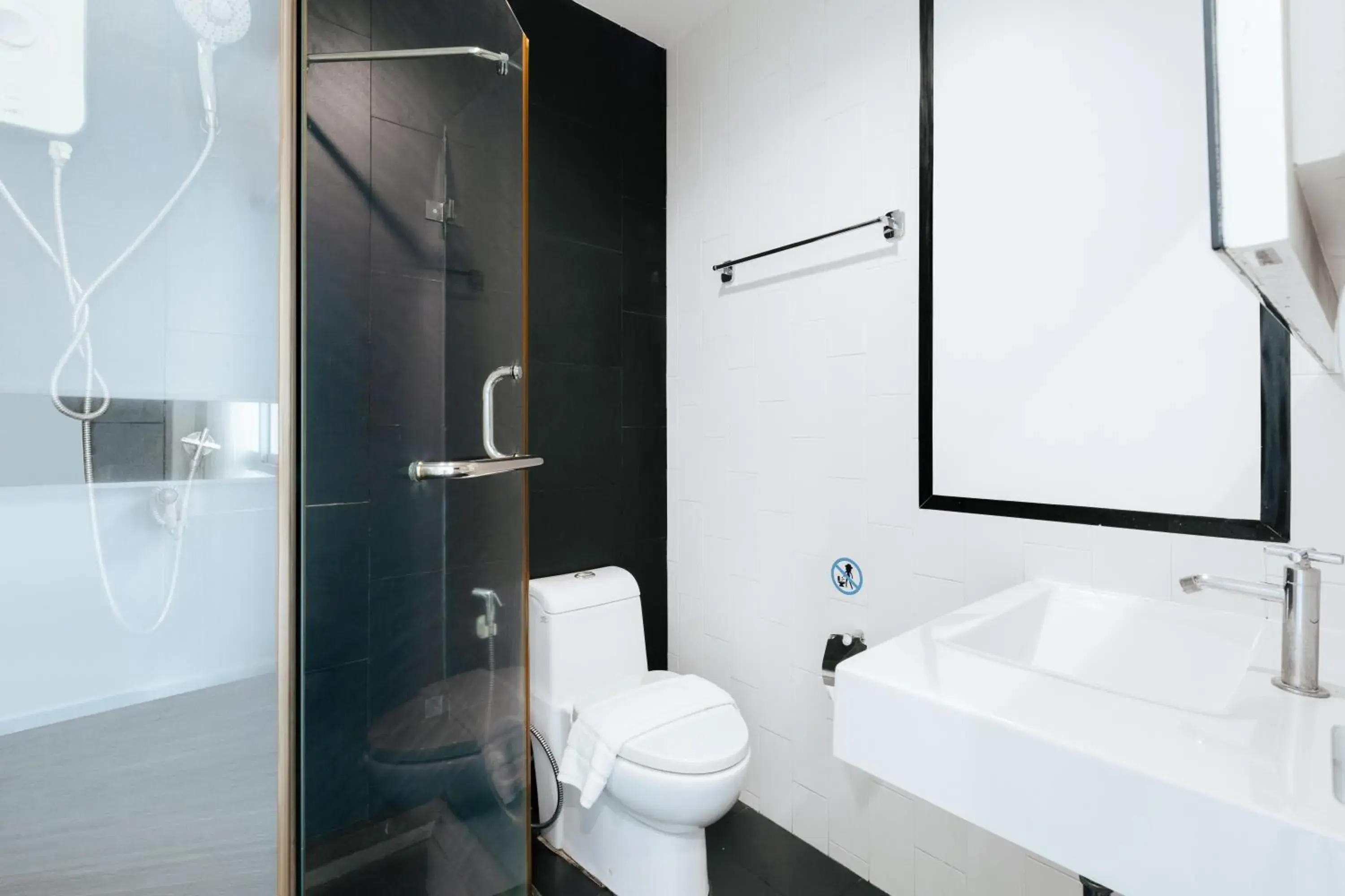 Superior Twin Room in Blu Monkey Bed & Breakfast Phuket Superior Twin Room in Blu Monkey Bed & Breakfast Phuket