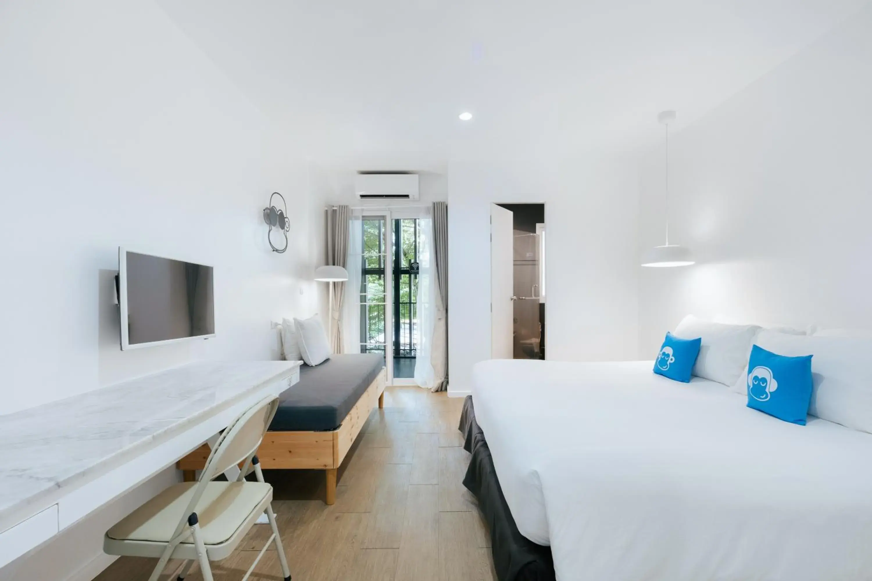 Deluxe Double Room in Blu Monkey Bed & Breakfast Phuket Deluxe Double Room in Blu Monkey Bed & Breakfast Phuket